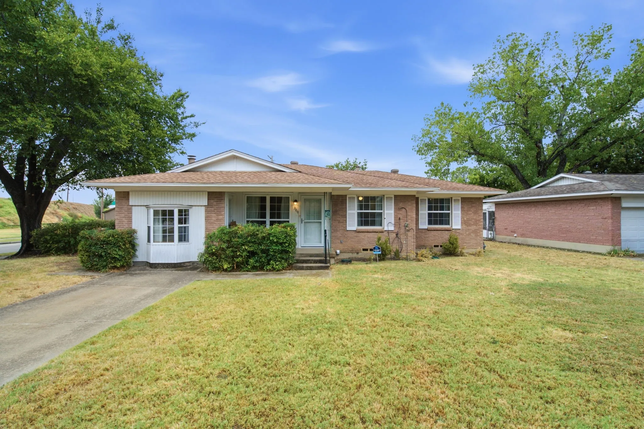 Front of house of 300 Parkwood Place, Lewisville, TX in Lakeland Terrace