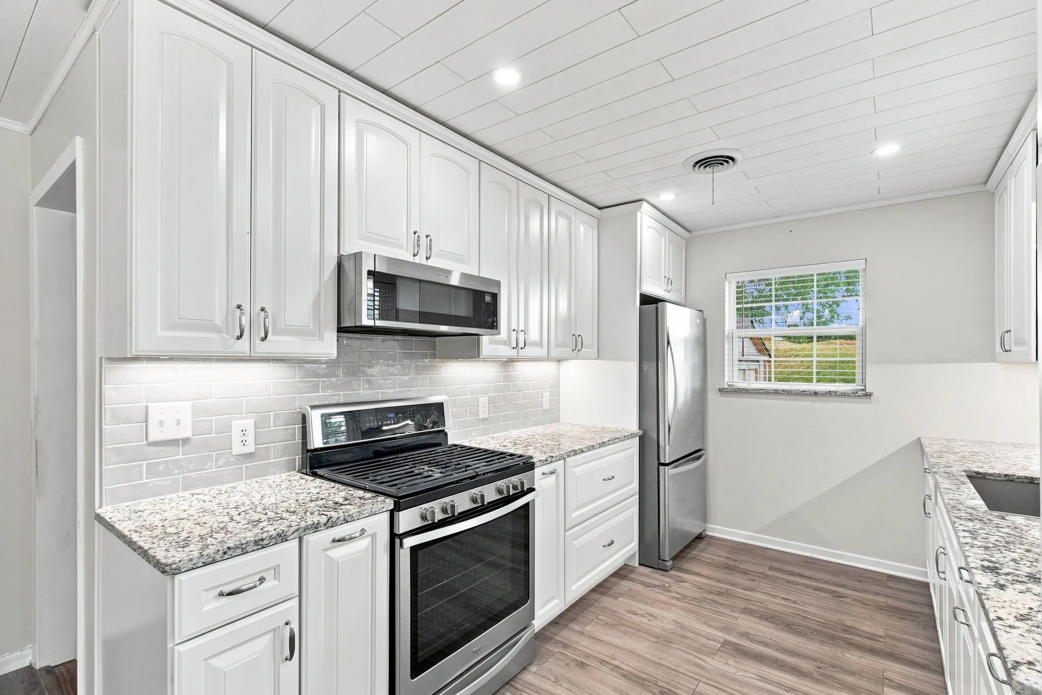 Kitchen of 300 Parkwood Place, Lewisville, TX in Lakeland Terrace