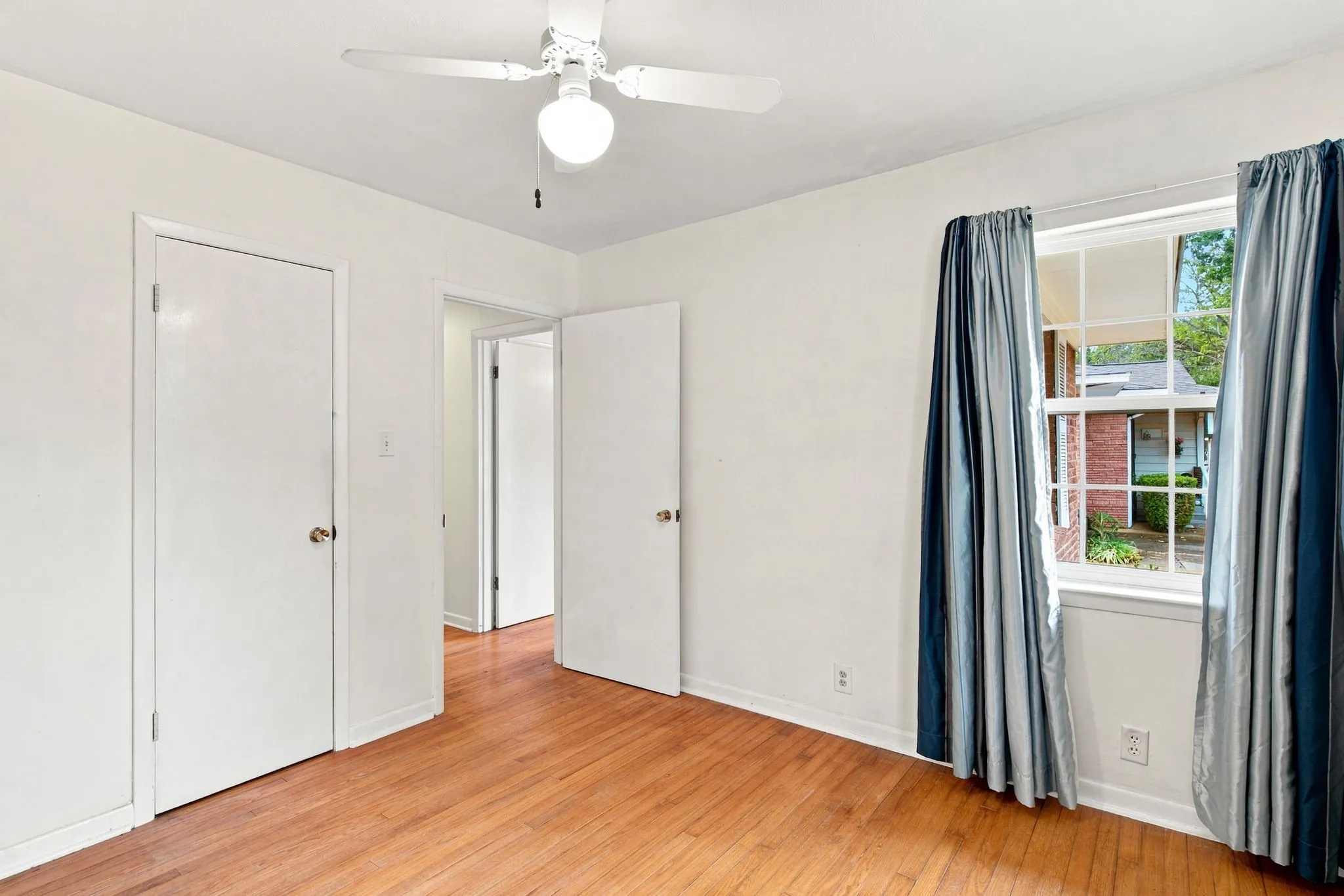 Bedroom of 300 Parkwood Place, Lewisville, TX in Lakeland Terrace