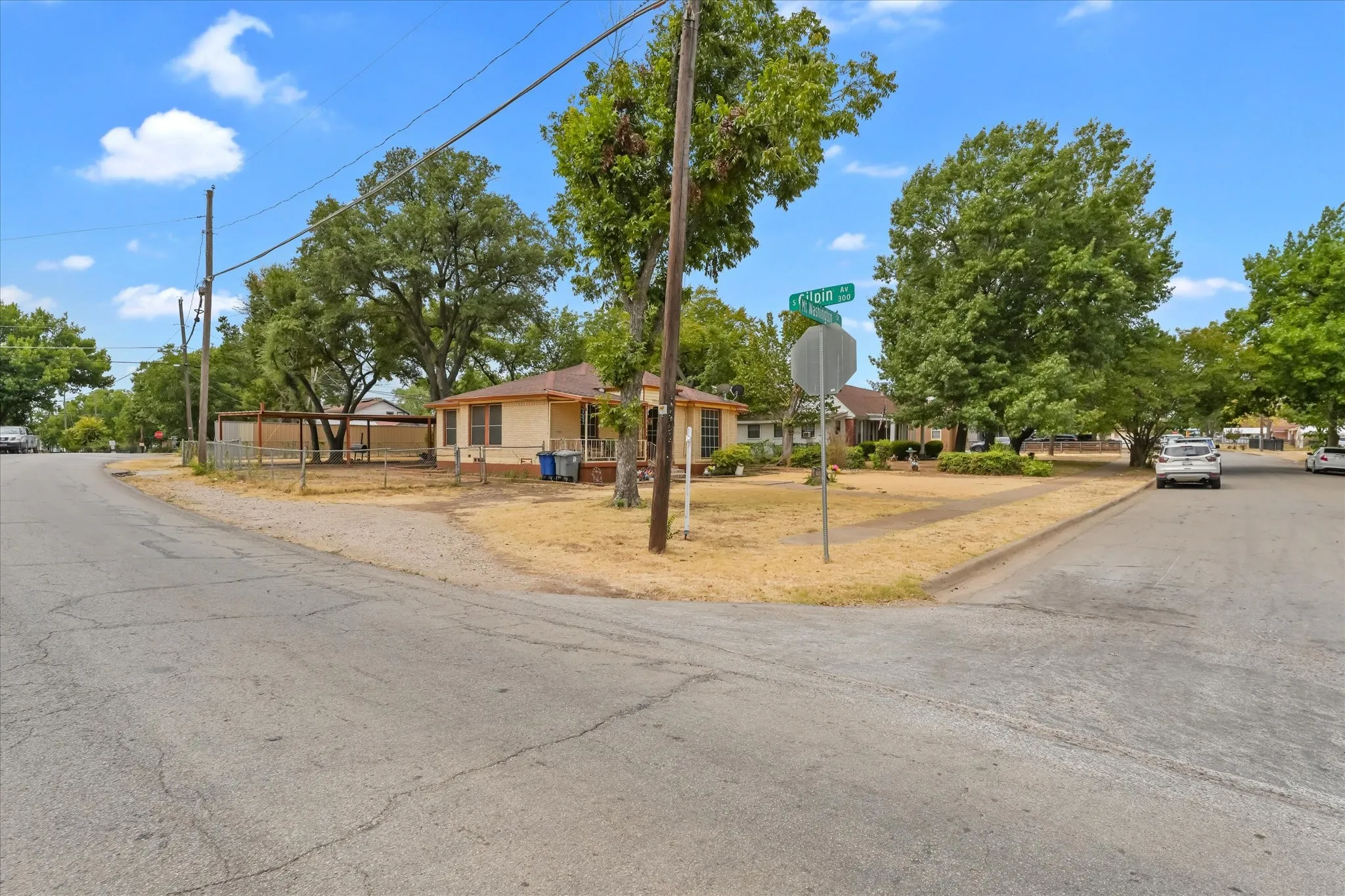 Single Family Residence For Sale in Dallas County , 3804 Mount Washington Street, Dallas, Texas 75211, 3 Bedroom, 1 Bathroom, 2 Garage spaces, 1,420 Sqft, built in 1951, mls#21369871, Real Estate Agent in Dallas, Homes For Sale in Dallas county, Homes For Sale in Dallas, Realtor in Dallas Texas, Real Estate Brokerage Independent Realty Texas, Luminita Cordes Realtor