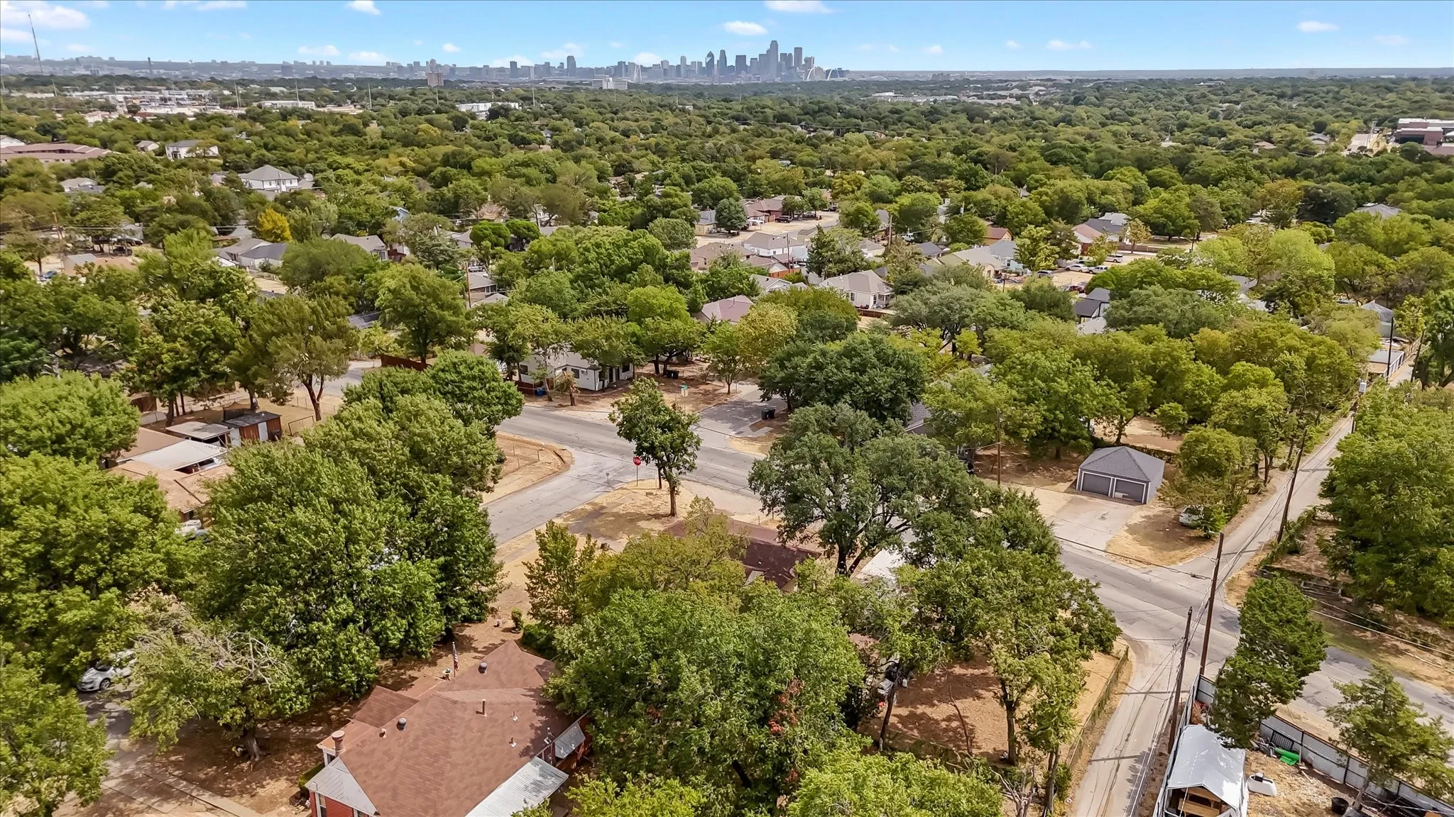 Single Family Residence For Sale in Dallas County , 3804 Mount Washington Street, Dallas, Texas 75211, 3 Bedroom, 1 Bathroom, 2 Garage spaces, 1,420 Sqft, built in 1951, mls#21369871, Real Estate Agent in Dallas, Homes For Sale in Dallas county, Homes For Sale in Dallas, Realtor in Dallas Texas, Real Estate Brokerage Independent Realty Texas, Luminita Cordes Realtor