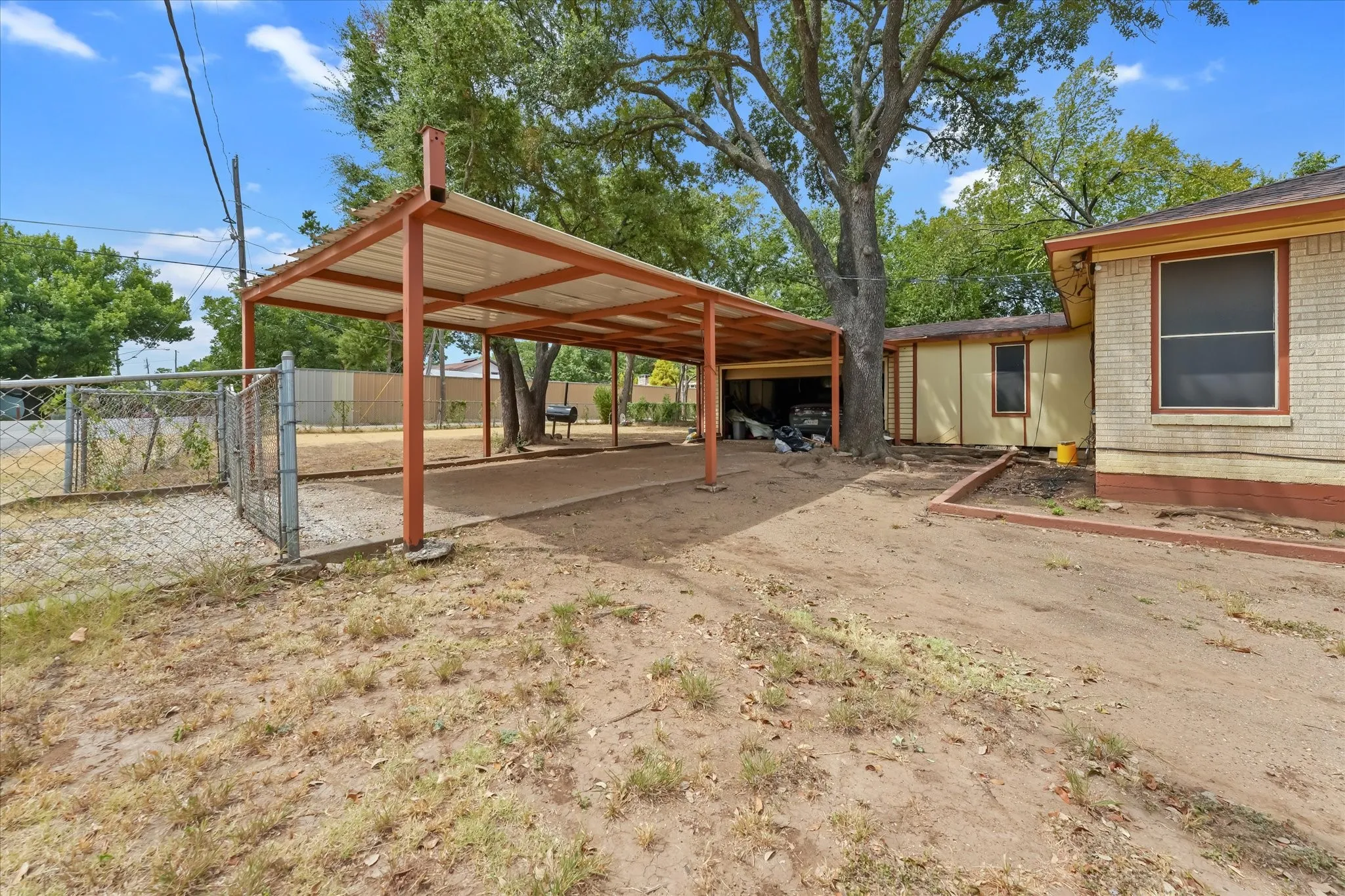 Single Family Residence For Sale in Dallas County , 3804 Mount Washington Street, Dallas, Texas 75211, 3 Bedroom, 1 Bathroom, 2 Garage spaces, 1,420 Sqft, built in 1951, mls#21369871, Real Estate Agent in Dallas, Homes For Sale in Dallas county, Homes For Sale in Dallas, Realtor in Dallas Texas, Real Estate Brokerage Independent Realty Texas, Luminita Cordes Realtor