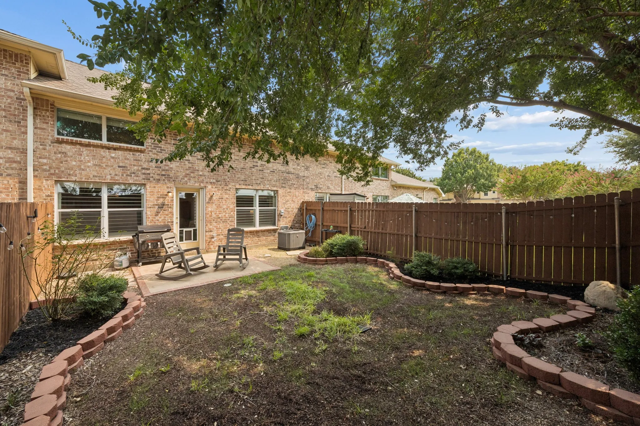 Townhouse For Sale in Collin County , 5351 Crimson Oaks Drive, Frisco, Texas 75035, 3 Bedroom, 3 Bathroom, 2 Garage spaces, 1,769 Sqft, built in 2005, mls#21368665, Real Estate Agent in Frisco, Homes For Sale in Collin county, Homes For Sale in Frisco, Realtor in Frisco Texas, Real Estate Brokerage Independent Realty Texas, Luminita Cordes Realtor