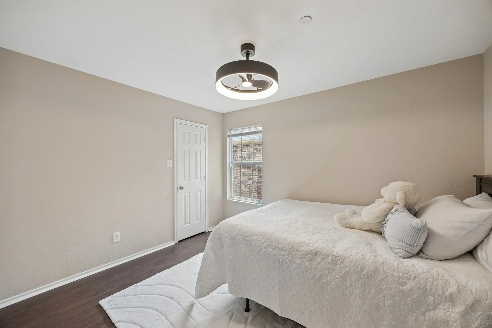 Townhouse For Sale in Collin County , 5351 Crimson Oaks Drive, Frisco, Texas 75035, 3 Bedroom, 3 Bathroom, 2 Garage spaces, 1,769 Sqft, built in 2005, mls#21368665, Real Estate Agent in Frisco, Homes For Sale in Collin county, Homes For Sale in Frisco, Realtor in Frisco Texas, Real Estate Brokerage Independent Realty Texas, Luminita Cordes Realtor