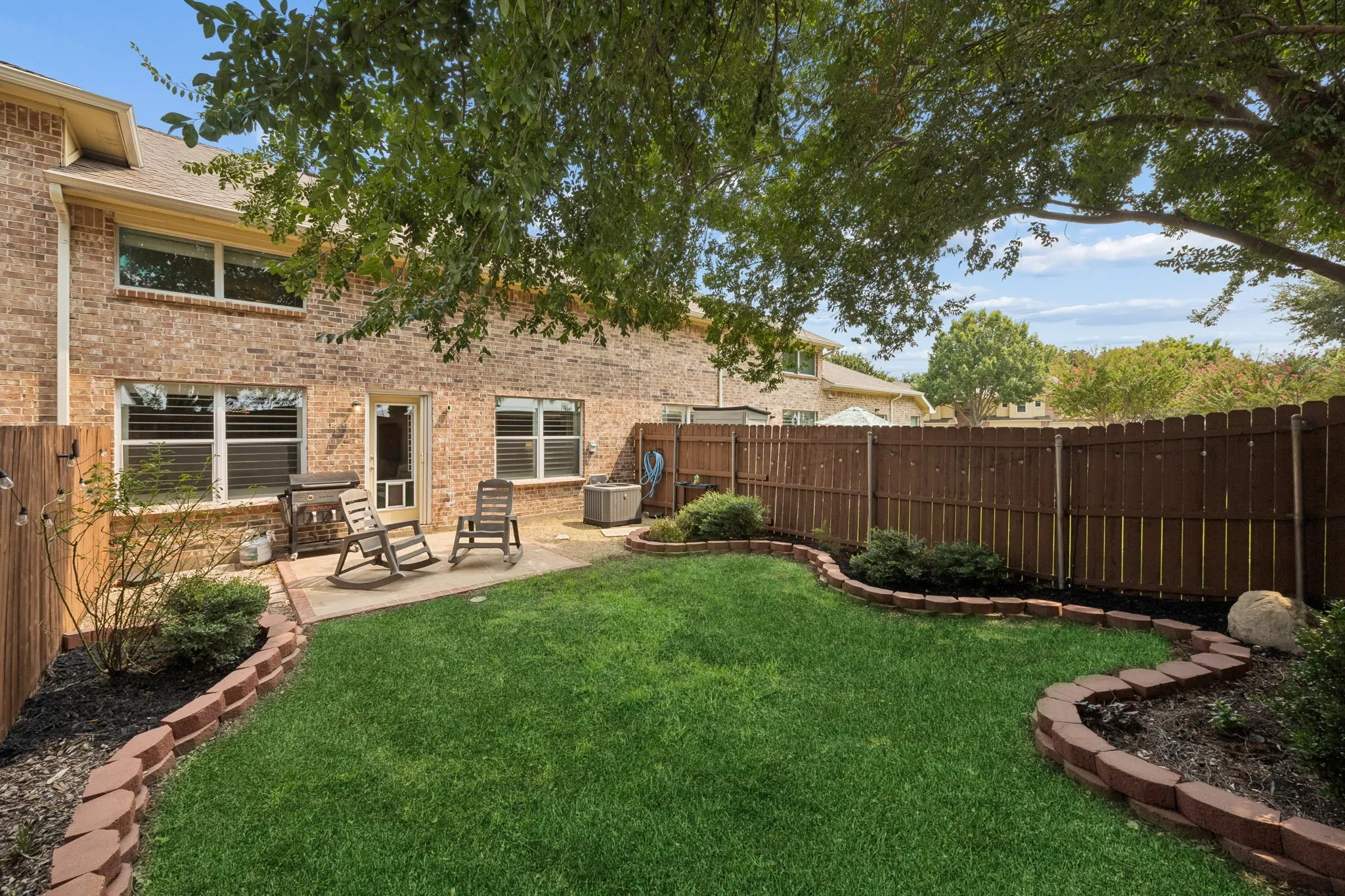 Townhouse For Sale in Collin County , 5351 Crimson Oaks Drive, Frisco, Texas 75035, 3 Bedroom, 3 Bathroom, 2 Garage spaces, 1,769 Sqft, built in 2005, mls#21368665, Real Estate Agent in Frisco, Homes For Sale in Collin county, Homes For Sale in Frisco, Realtor in Frisco Texas, Real Estate Brokerage Independent Realty Texas, Luminita Cordes Realtor