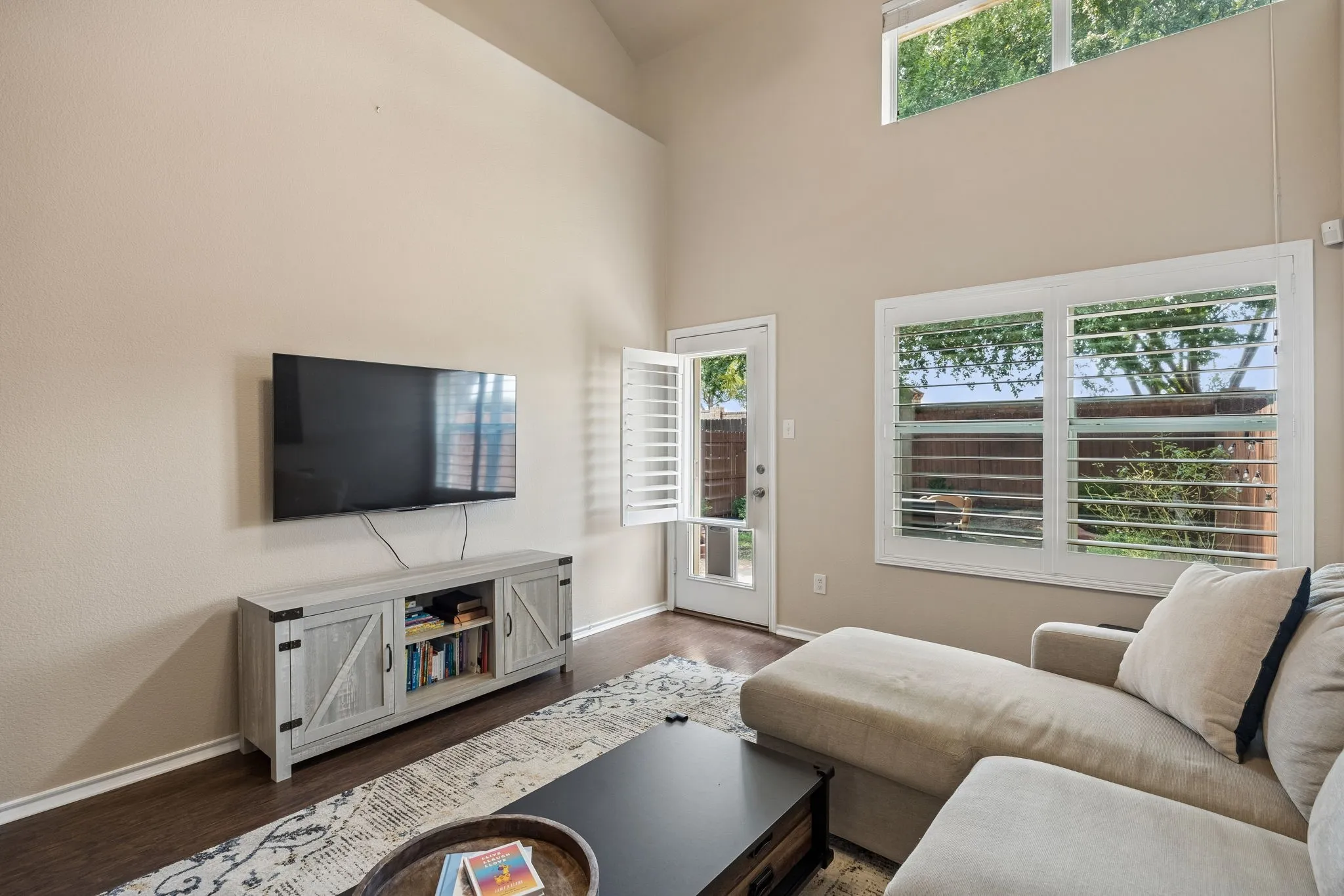 Townhouse For Sale in Collin County , 5351 Crimson Oaks Drive, Frisco, Texas 75035, 3 Bedroom, 3 Bathroom, 2 Garage spaces, 1,769 Sqft, built in 2005, mls#21368665, Real Estate Agent in Frisco, Homes For Sale in Collin county, Homes For Sale in Frisco, Realtor in Frisco Texas, Real Estate Brokerage Independent Realty Texas, Luminita Cordes Realtor