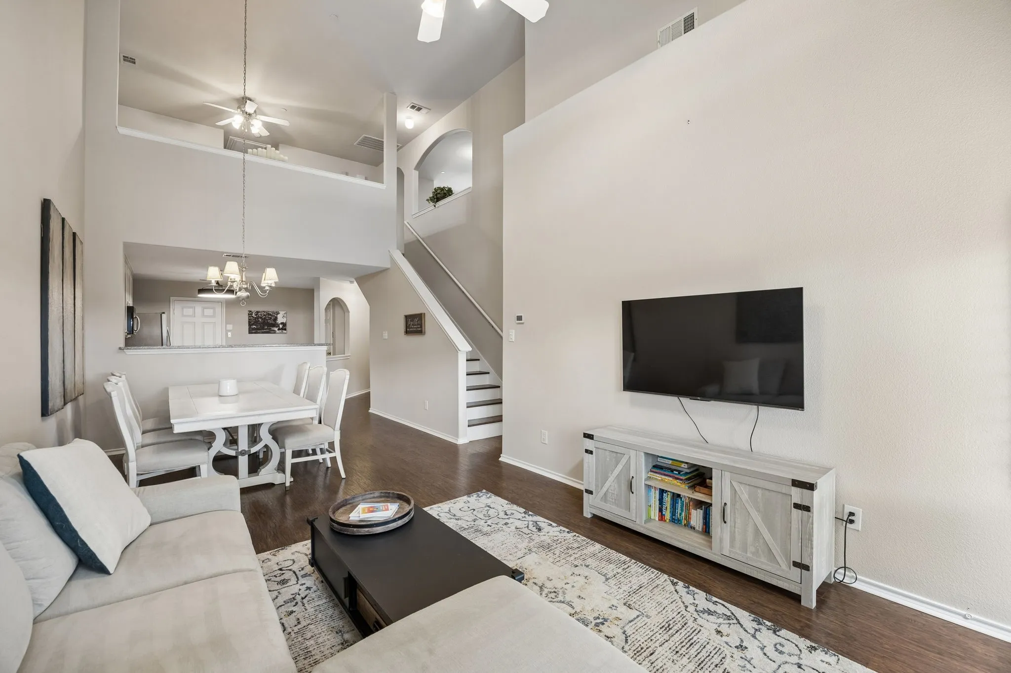 Townhouse For Sale in Collin County , 5351 Crimson Oaks Drive, Frisco, Texas 75035, 3 Bedroom, 3 Bathroom, 2 Garage spaces, 1,769 Sqft, built in 2005, mls#21368665, Real Estate Agent in Frisco, Homes For Sale in Collin county, Homes For Sale in Frisco, Realtor in Frisco Texas, Real Estate Brokerage Independent Realty Texas, Luminita Cordes Realtor