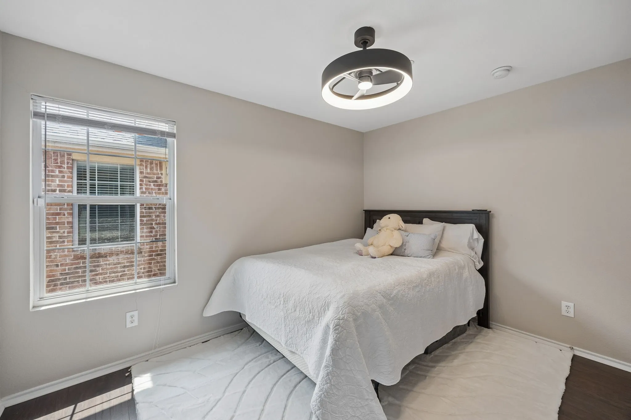 Townhouse For Sale in Collin County , 5351 Crimson Oaks Drive, Frisco, Texas 75035, 3 Bedroom, 3 Bathroom, 2 Garage spaces, 1,769 Sqft, built in 2005, mls#21368665, Real Estate Agent in Frisco, Homes For Sale in Collin county, Homes For Sale in Frisco, Realtor in Frisco Texas, Real Estate Brokerage Independent Realty Texas, Luminita Cordes Realtor