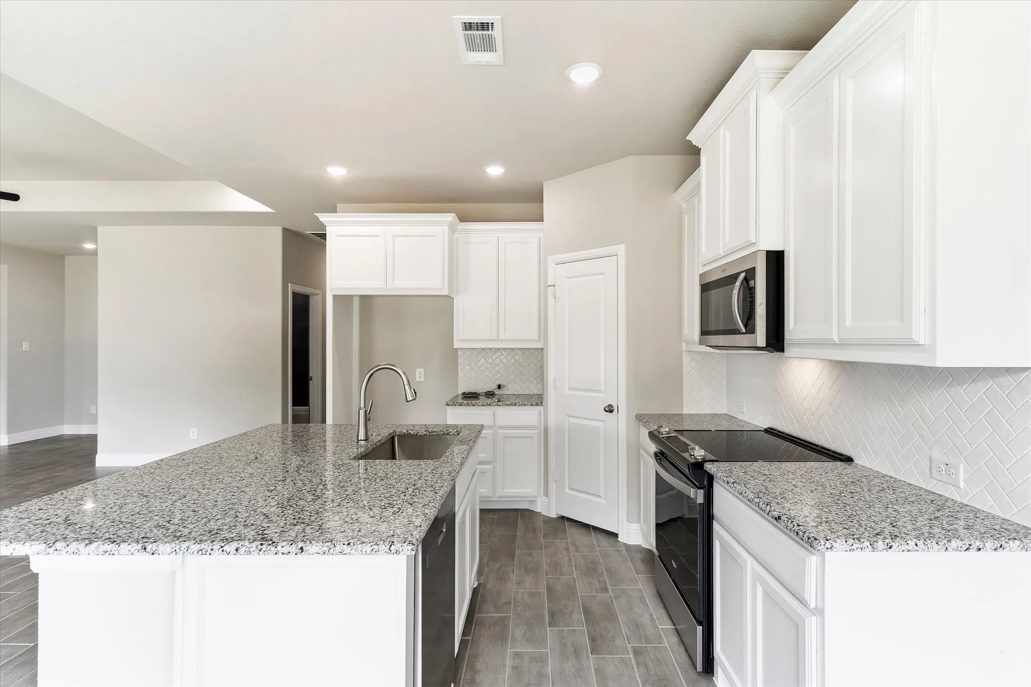 Single Family Residence For Sale in Wise County , 2110 Briarwood Drive, Bridgeport, Texas 76426, 4 Bedroom, 2 Bathroom, 2 Garage spaces, 1,717 Sqft, built in 2026, mls#21369923, Real Estate Agent in Bridgeport, Homes For Sale in Wise county, Homes For Sale in Bridgeport, Realtor in Bridgeport Texas, Real Estate Brokerage Independent Realty Texas, Luminita Cordes Realtor