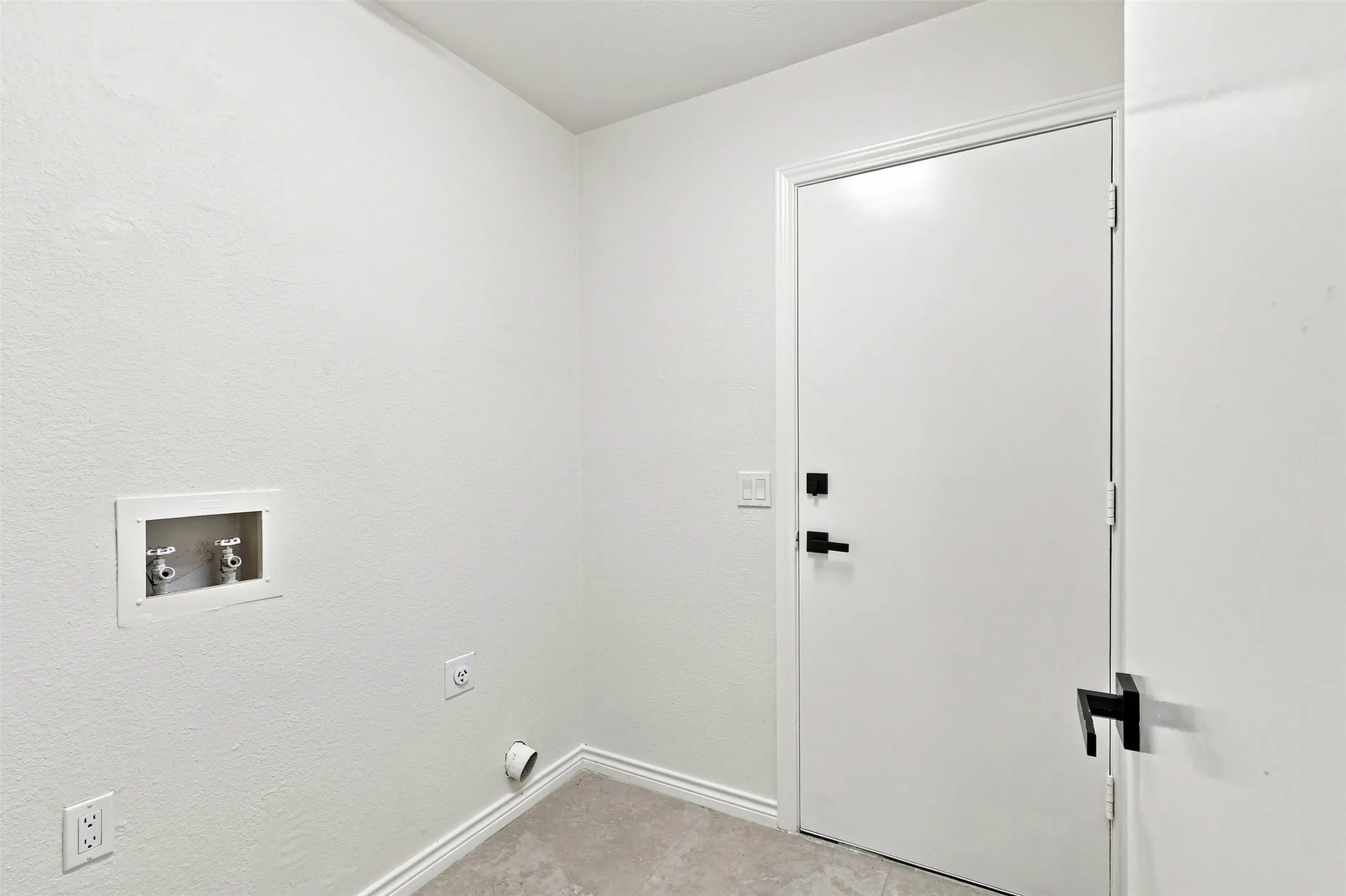 Single Family Residence For Sale in Dallas County , 5425 Deep Canyon Drive, Garland, Texas 75043, 3 Bedroom, 3 Bathroom, 2 Garage spaces, 1,575 Sqft, built in 1982, mls#21369948, Real Estate Agent in Garland, Homes For Sale in Dallas county, Homes For Sale in Garland, Realtor in Garland Texas, Real Estate Brokerage Independent Realty Texas, Luminita Cordes Realtor
