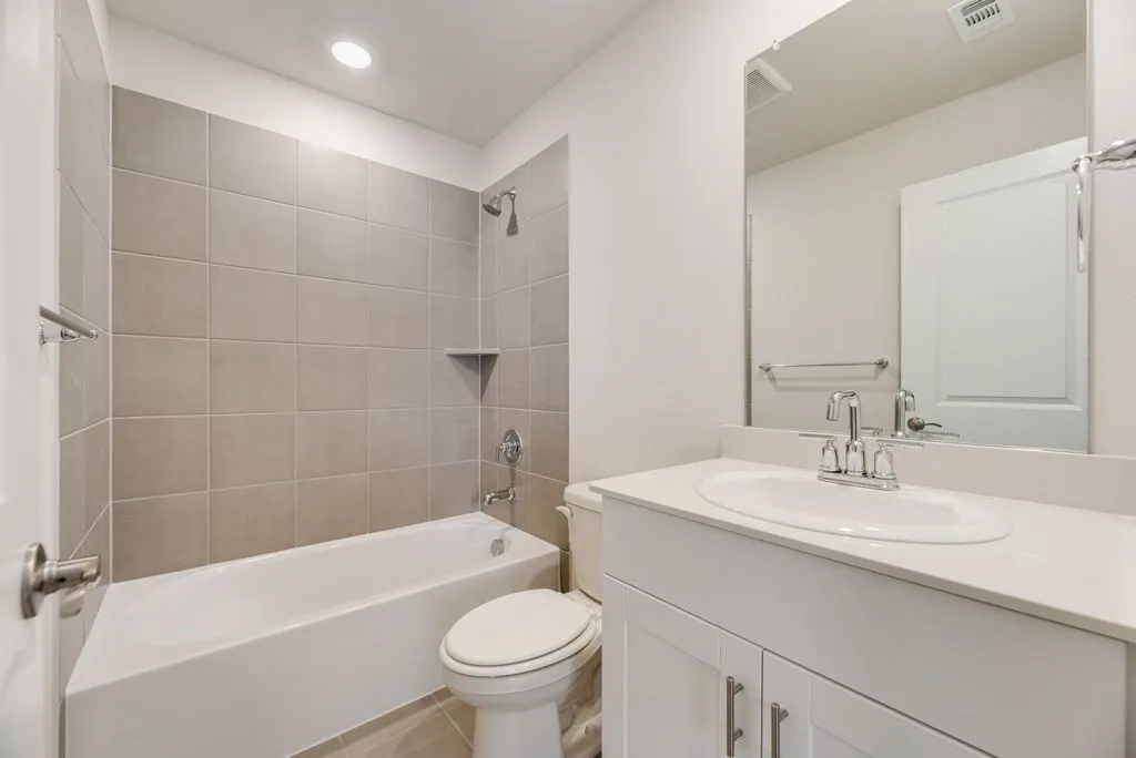 Single Family Residence For Rent in Collin County , 3904 High Valley Drive, Princeton, Texas 75071, 4 Bedroom, 3 Bathroom, 2 Garage spaces, 2,077 Sqft, built in 2023, mls#21369854, Real Estate Agent in Princeton, Homes For Rent in Collin county, Homes For Rent in Princeton, Realtor in Princeton Texas, Real Estate Brokerage Independent Realty Texas, Luminita Cordes Realtor