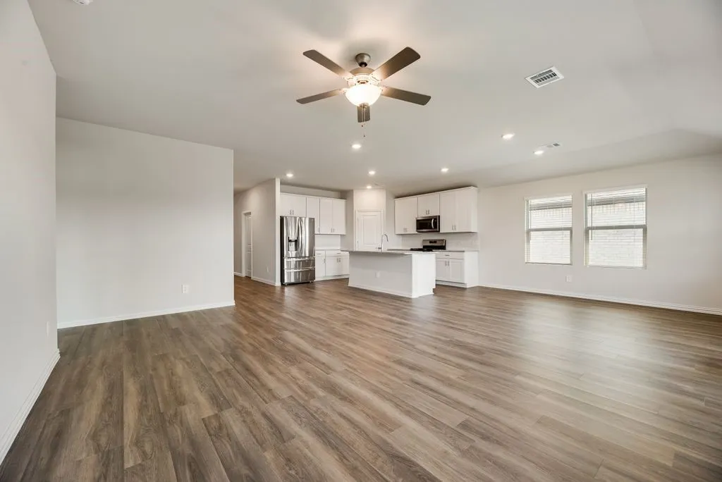 Single Family Residence For Rent in Collin County , 3904 High Valley Drive, Princeton, Texas 75071, 4 Bedroom, 3 Bathroom, 2 Garage spaces, 2,077 Sqft, built in 2023, mls#21369854, Real Estate Agent in Princeton, Homes For Rent in Collin county, Homes For Rent in Princeton, Realtor in Princeton Texas, Real Estate Brokerage Independent Realty Texas, Luminita Cordes Realtor