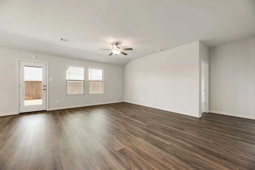 Single Family Residence For Rent in Collin County , 3904 High Valley Drive, Princeton, Texas 75071, 4 Bedroom, 3 Bathroom, 2 Garage spaces, 2,077 Sqft, built in 2023, mls#21369854, Real Estate Agent in Princeton, Homes For Rent in Collin county, Homes For Rent in Princeton, Realtor in Princeton Texas, Real Estate Brokerage Independent Realty Texas, Luminita Cordes Realtor