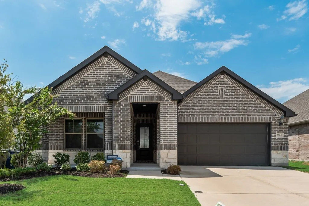 Single Family Residence For Rent in Collin County , 3904 High Valley Drive, Princeton, Texas 75071, 4 Bedroom, 3 Bathroom, 2 Garage spaces, 2,077 Sqft, built in 2023, mls#21369854, Real Estate Agent in Princeton, Homes For Rent in Collin county, Homes For Rent in Princeton, Realtor in Princeton Texas, Real Estate Brokerage Independent Realty Texas, Luminita Cordes Realtor
