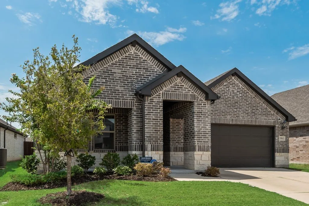 Single Family Residence For Rent in Collin County , 3904 High Valley Drive, Princeton, Texas 75071, 4 Bedroom, 3 Bathroom, 2 Garage spaces, 2,077 Sqft, built in 2023, mls#21369854, Real Estate Agent in Princeton, Homes For Rent in Collin county, Homes For Rent in Princeton, Realtor in Princeton Texas, Real Estate Brokerage Independent Realty Texas, Luminita Cordes Realtor