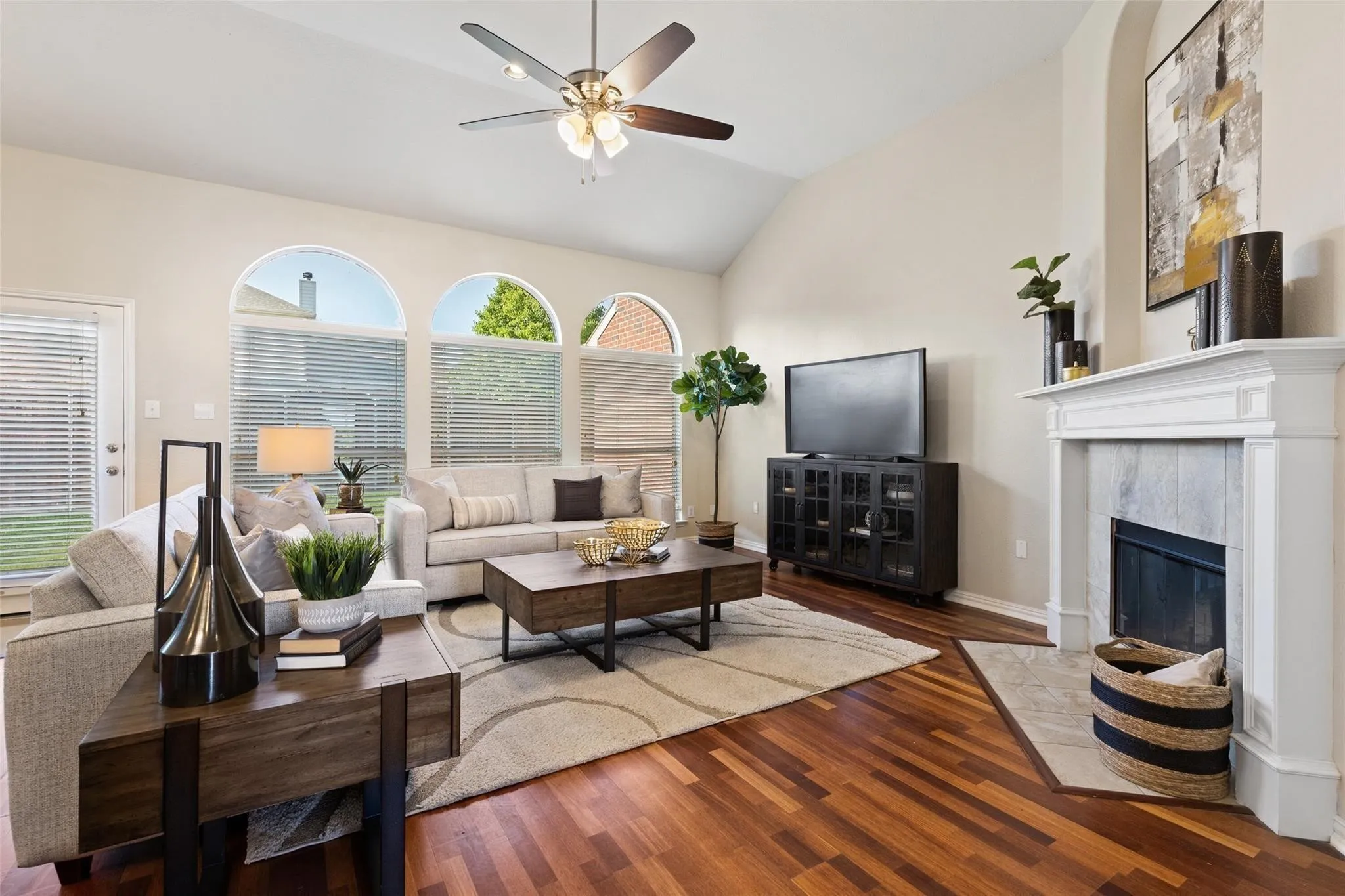 Single Family Residence For Rent in Collin County , 9750 Grassland Drive, Frisco, Texas 75035, 5 Bedroom, 4 Bathroom, 2 Garage spaces, 3,548 Sqft, built in 2005, mls#21369972, Real Estate Agent in Frisco, Homes For Rent in Collin county, Homes For Rent in Frisco, Realtor in Frisco Texas, Real Estate Brokerage Independent Realty Texas, Luminita Cordes Realtor