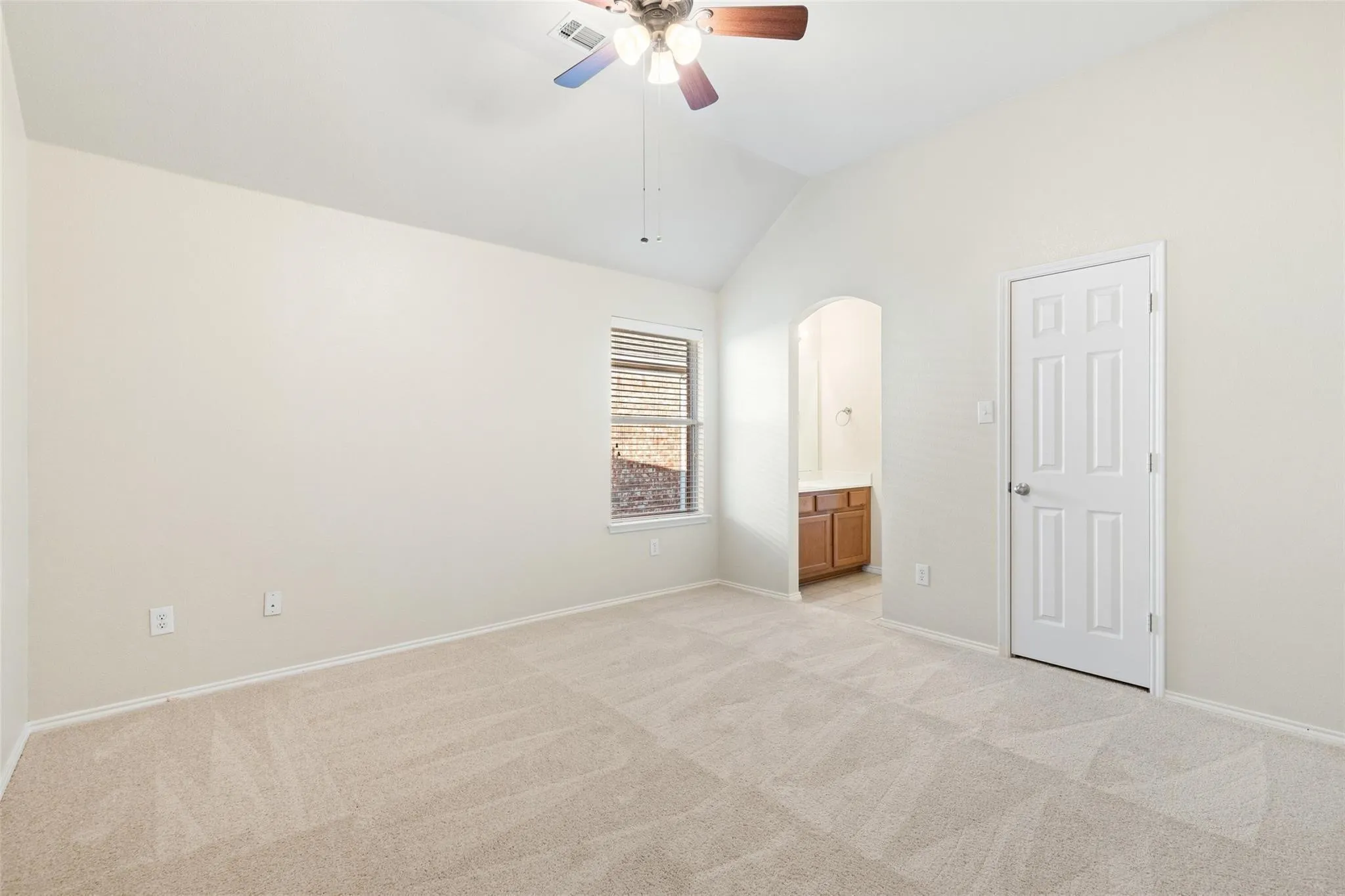 Single Family Residence For Rent in Collin County , 9750 Grassland Drive, Frisco, Texas 75035, 5 Bedroom, 4 Bathroom, 2 Garage spaces, 3,548 Sqft, built in 2005, mls#21369972, Real Estate Agent in Frisco, Homes For Rent in Collin county, Homes For Rent in Frisco, Realtor in Frisco Texas, Real Estate Brokerage Independent Realty Texas, Luminita Cordes Realtor