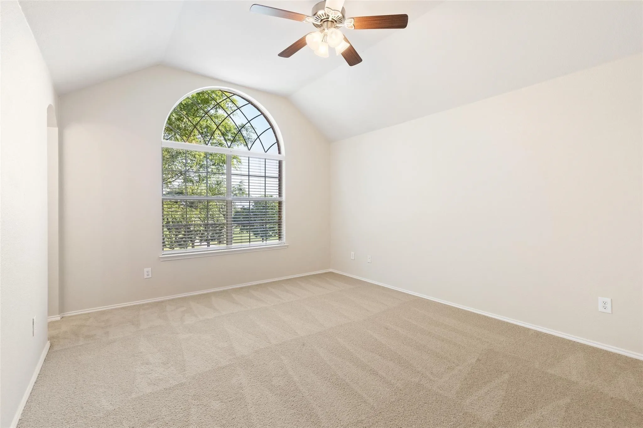 Single Family Residence For Rent in Collin County , 9750 Grassland Drive, Frisco, Texas 75035, 5 Bedroom, 4 Bathroom, 2 Garage spaces, 3,548 Sqft, built in 2005, mls#21369972, Real Estate Agent in Frisco, Homes For Rent in Collin county, Homes For Rent in Frisco, Realtor in Frisco Texas, Real Estate Brokerage Independent Realty Texas, Luminita Cordes Realtor