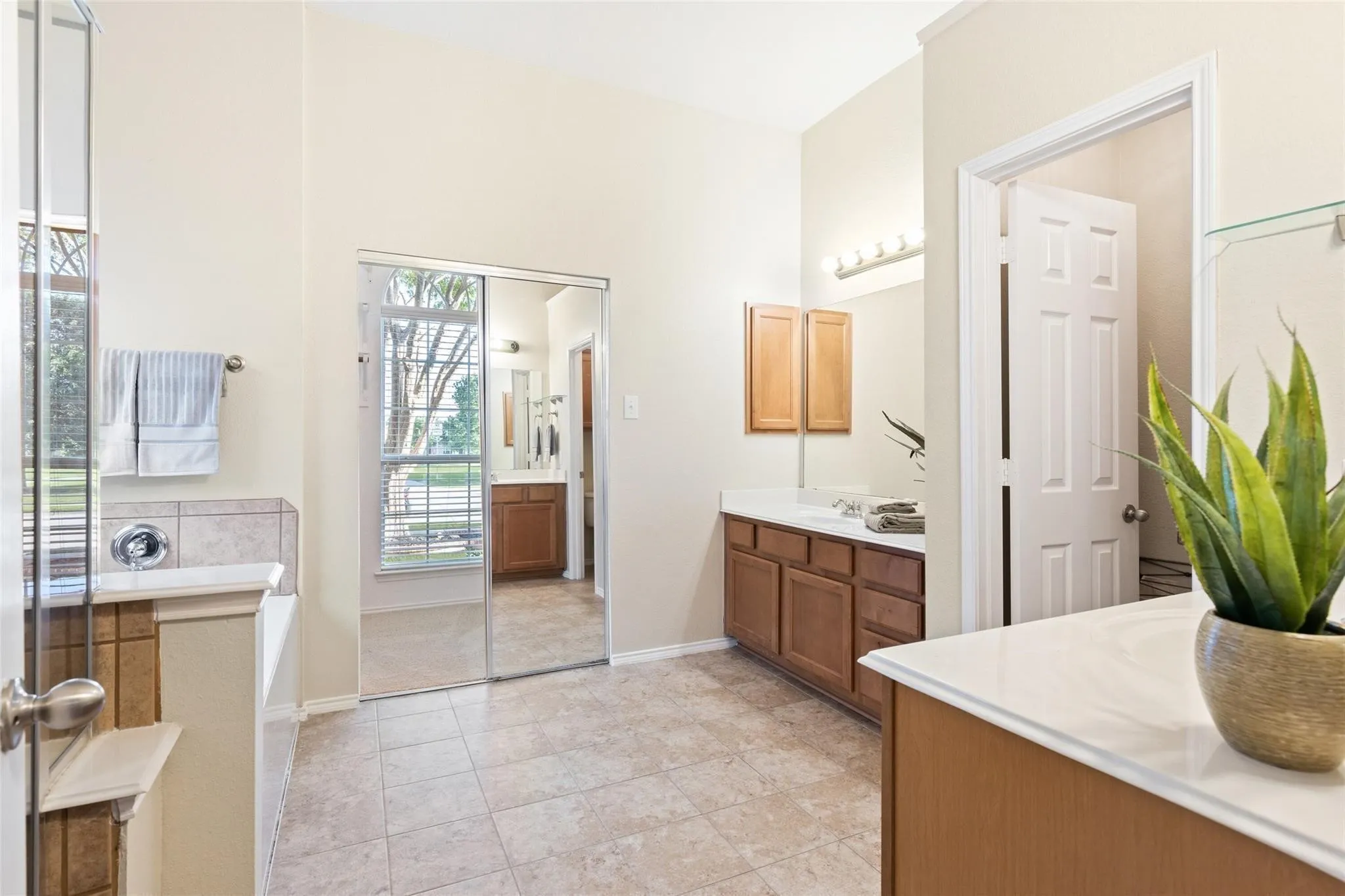 Single Family Residence For Rent in Collin County , 9750 Grassland Drive, Frisco, Texas 75035, 5 Bedroom, 4 Bathroom, 2 Garage spaces, 3,548 Sqft, built in 2005, mls#21369972, Real Estate Agent in Frisco, Homes For Rent in Collin county, Homes For Rent in Frisco, Realtor in Frisco Texas, Real Estate Brokerage Independent Realty Texas, Luminita Cordes Realtor