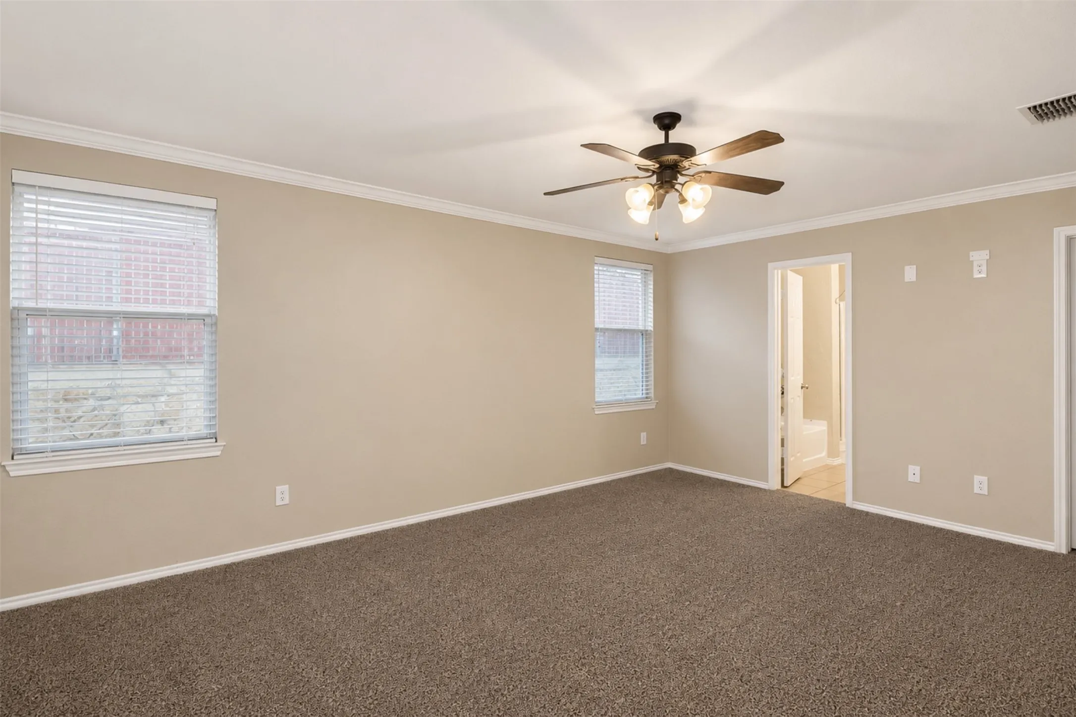 Single Family Residence For Rent in Tarrant County , 7652 Sienna Ridge Lane, Fort Worth, Texas 76131, 3 Bedroom, 2 Bathroom, 2 Garage spaces, 1,844 Sqft, built in 2005, mls#21368541, Real Estate Agent in Fort Worth, Homes For Rent in Tarrant county, Homes For Rent in Fort Worth, Realtor in Fort Worth Texas, Real Estate Brokerage Independent Realty Texas, Luminita Cordes Realtor