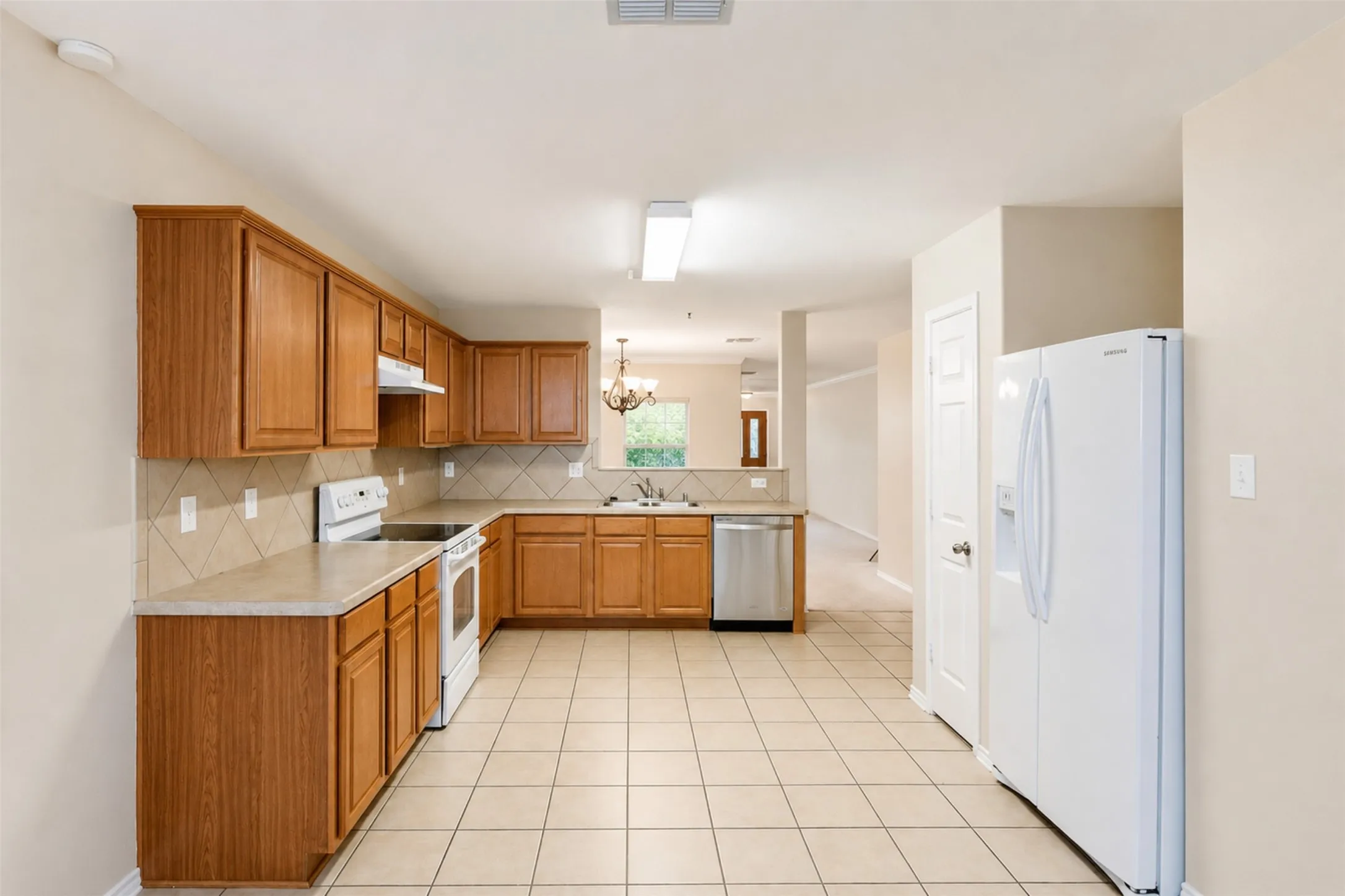 Single Family Residence For Rent in Tarrant County , 7652 Sienna Ridge Lane, Fort Worth, Texas 76131, 3 Bedroom, 2 Bathroom, 2 Garage spaces, 1,844 Sqft, built in 2005, mls#21368541, Real Estate Agent in Fort Worth, Homes For Rent in Tarrant county, Homes For Rent in Fort Worth, Realtor in Fort Worth Texas, Real Estate Brokerage Independent Realty Texas, Luminita Cordes Realtor