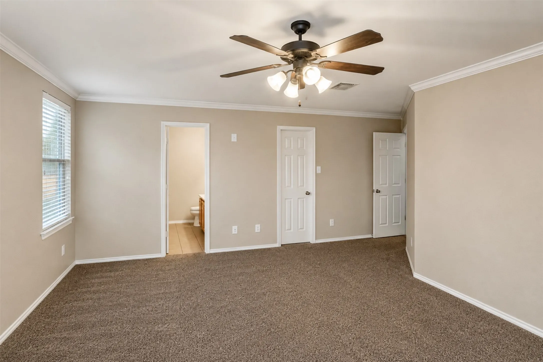 Single Family Residence For Rent in Tarrant County , 7652 Sienna Ridge Lane, Fort Worth, Texas 76131, 3 Bedroom, 2 Bathroom, 2 Garage spaces, 1,844 Sqft, built in 2005, mls#21368541, Real Estate Agent in Fort Worth, Homes For Rent in Tarrant county, Homes For Rent in Fort Worth, Realtor in Fort Worth Texas, Real Estate Brokerage Independent Realty Texas, Luminita Cordes Realtor