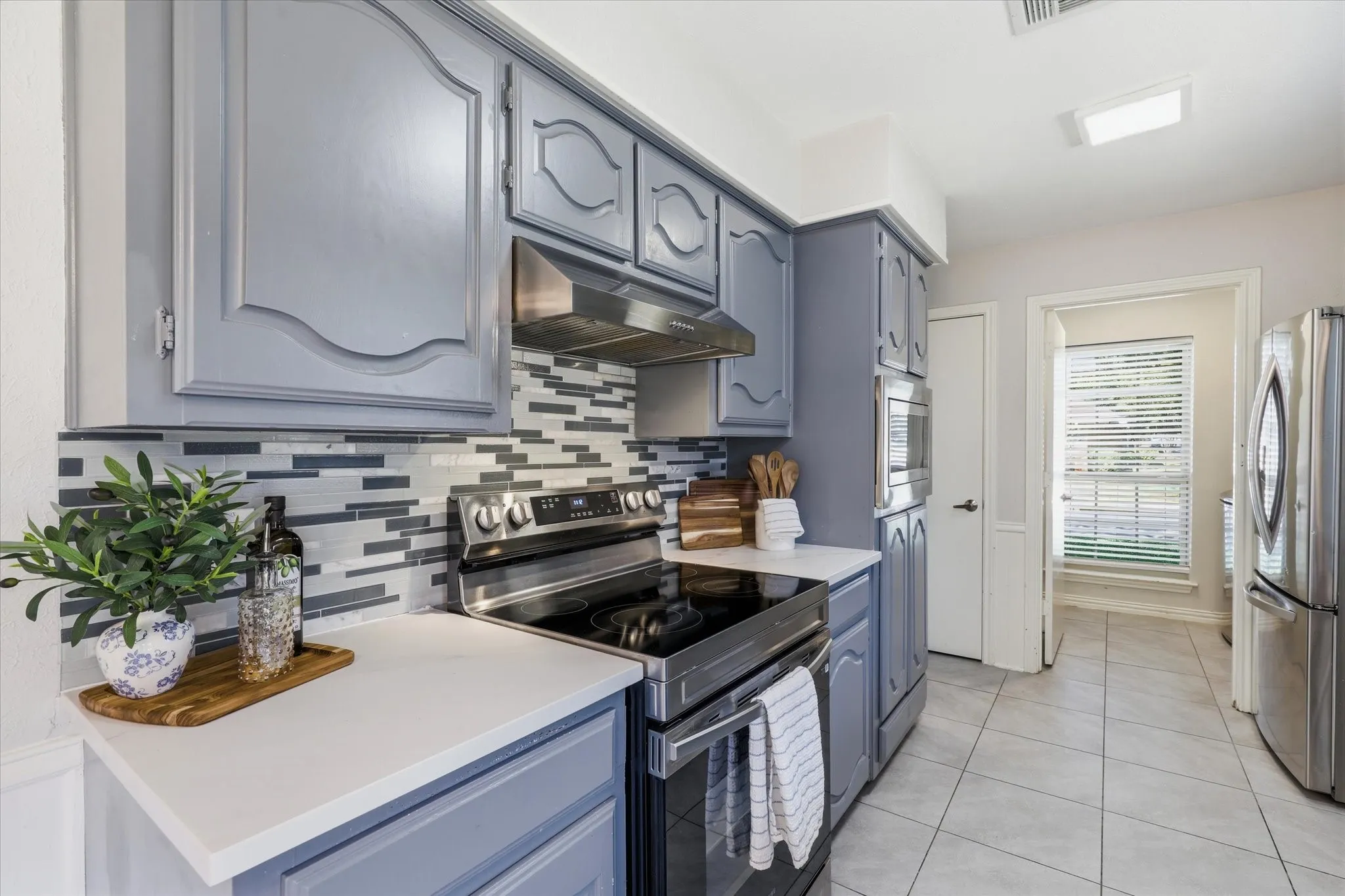 Single Family Residence For Sale in Collin County , 18512 Featherwood Drive, Dallas, Texas 75252, 4 Bedroom, 3 Bathroom, 2 Garage spaces, 2,210 Sqft, built in 1981, mls#21366180, Real Estate Agent in Dallas, Homes For Sale in Collin county, Homes For Sale in Dallas, Realtor in Dallas Texas, Real Estate Brokerage Independent Realty Texas, Luminita Cordes Realtor