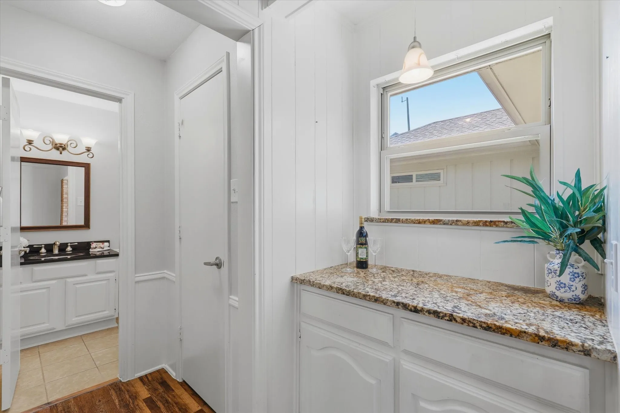 Single Family Residence For Sale in Collin County , 18512 Featherwood Drive, Dallas, Texas 75252, 4 Bedroom, 3 Bathroom, 2 Garage spaces, 2,210 Sqft, built in 1981, mls#21366180, Real Estate Agent in Dallas, Homes For Sale in Collin county, Homes For Sale in Dallas, Realtor in Dallas Texas, Real Estate Brokerage Independent Realty Texas, Luminita Cordes Realtor