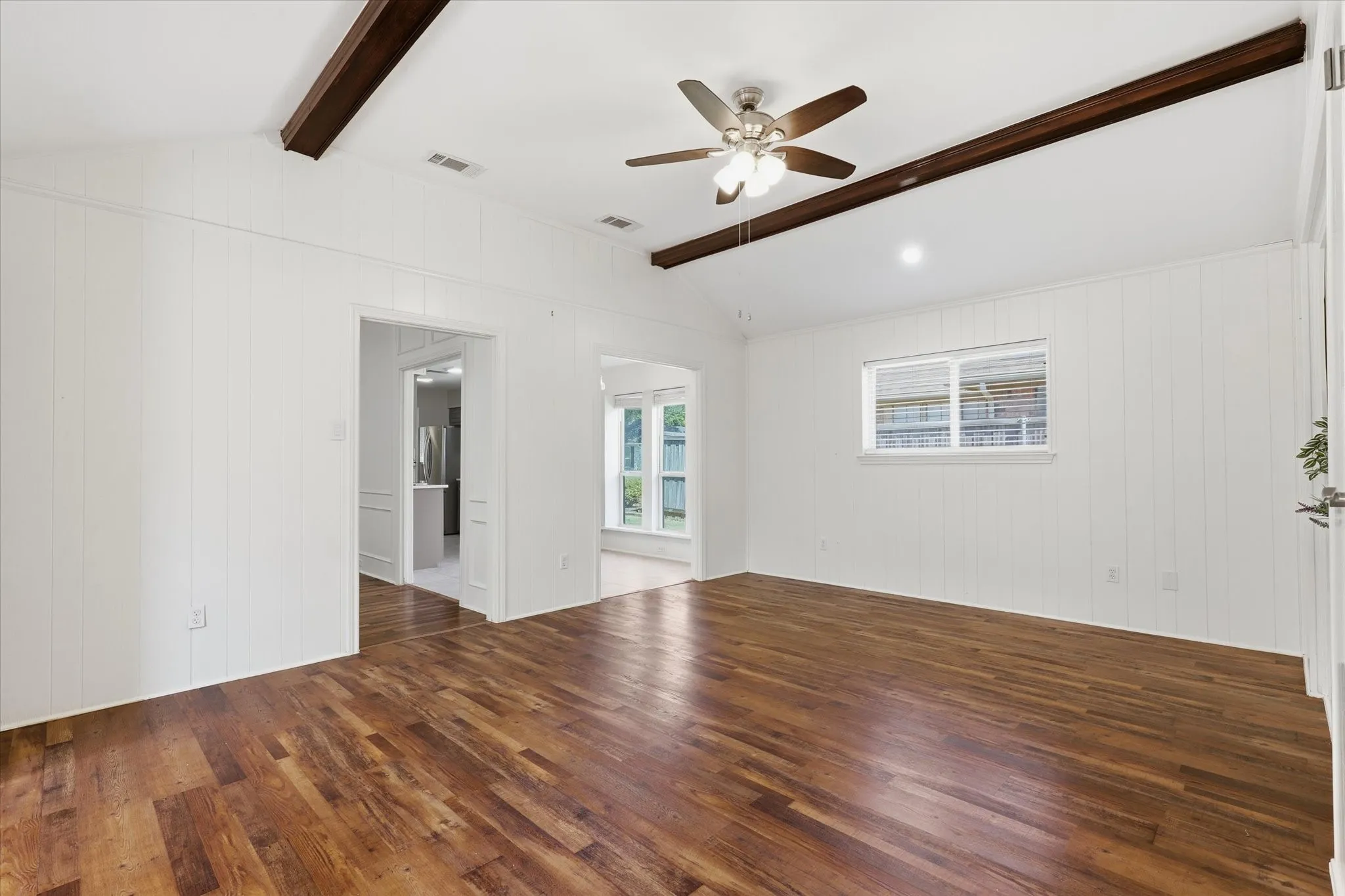 Single Family Residence For Sale in Collin County , 18512 Featherwood Drive, Dallas, Texas 75252, 4 Bedroom, 3 Bathroom, 2 Garage spaces, 2,210 Sqft, built in 1981, mls#21366180, Real Estate Agent in Dallas, Homes For Sale in Collin county, Homes For Sale in Dallas, Realtor in Dallas Texas, Real Estate Brokerage Independent Realty Texas, Luminita Cordes Realtor