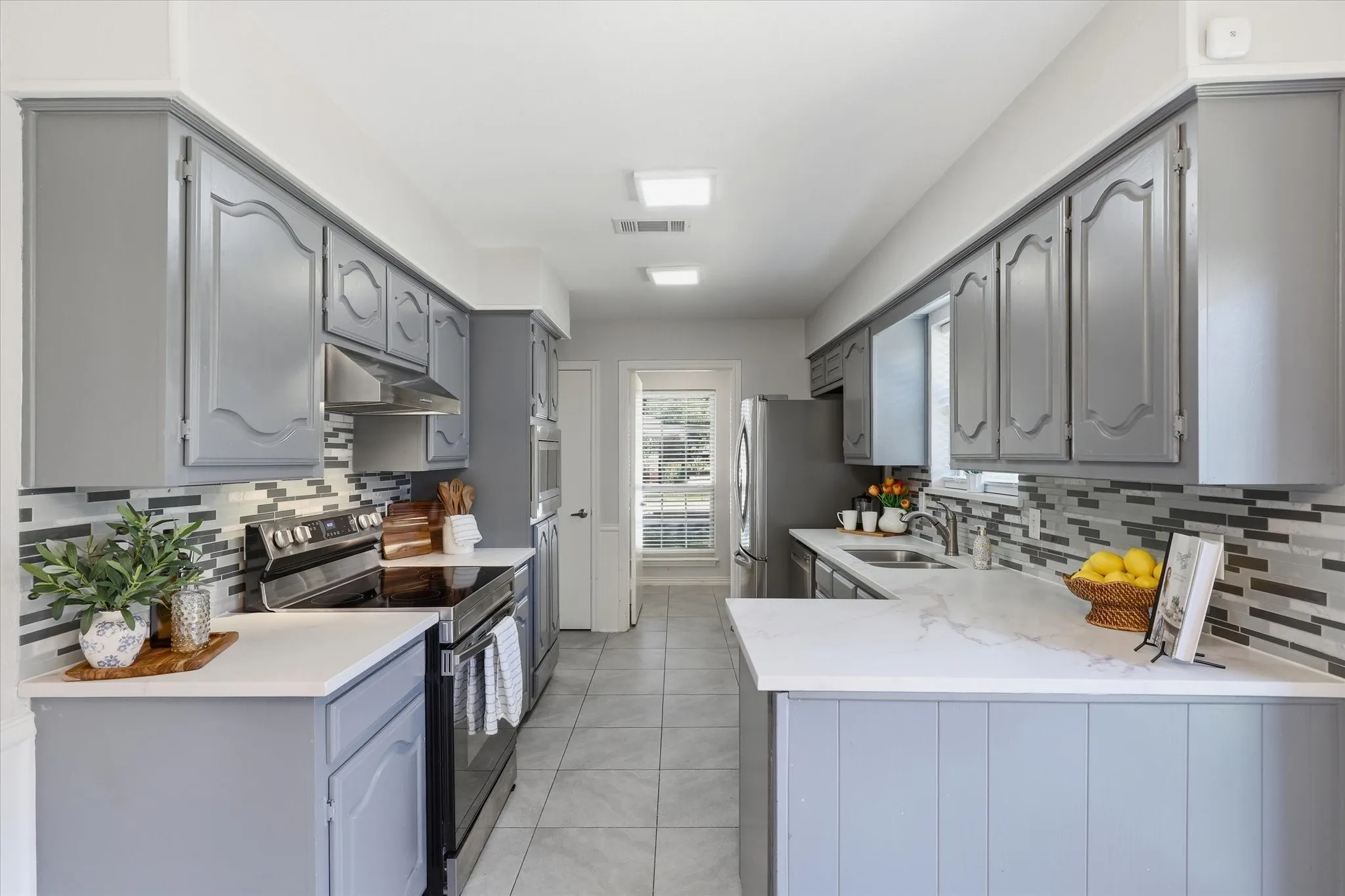 Single Family Residence For Sale in Collin County , 18512 Featherwood Drive, Dallas, Texas 75252, 4 Bedroom, 3 Bathroom, 2 Garage spaces, 2,210 Sqft, built in 1981, mls#21366180, Real Estate Agent in Dallas, Homes For Sale in Collin county, Homes For Sale in Dallas, Realtor in Dallas Texas, Real Estate Brokerage Independent Realty Texas, Luminita Cordes Realtor