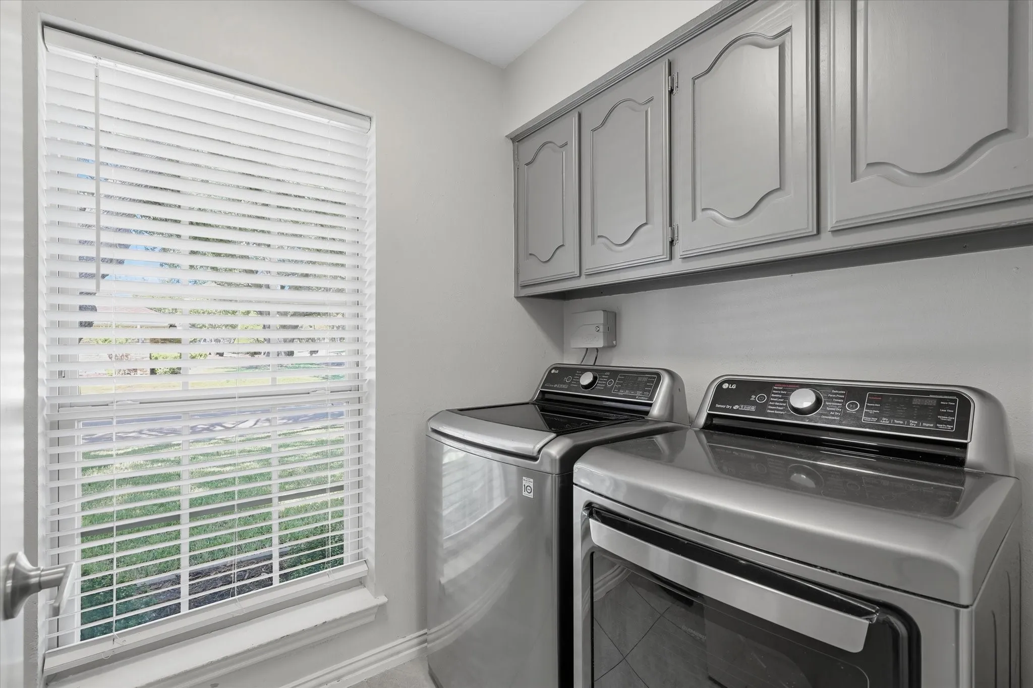 Single Family Residence For Sale in Collin County , 18512 Featherwood Drive, Dallas, Texas 75252, 4 Bedroom, 3 Bathroom, 2 Garage spaces, 2,210 Sqft, built in 1981, mls#21366180, Real Estate Agent in Dallas, Homes For Sale in Collin county, Homes For Sale in Dallas, Realtor in Dallas Texas, Real Estate Brokerage Independent Realty Texas, Luminita Cordes Realtor