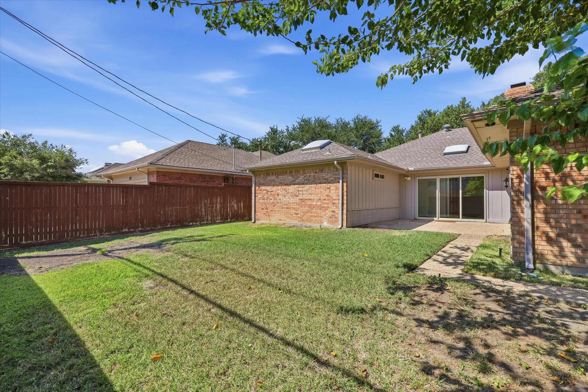 Single Family Residence For Sale in Collin County , 18512 Featherwood Drive, Dallas, Texas 75252, 4 Bedroom, 3 Bathroom, 2 Garage spaces, 2,210 Sqft, built in 1981, mls#21366180, Real Estate Agent in Dallas, Homes For Sale in Collin county, Homes For Sale in Dallas, Realtor in Dallas Texas, Real Estate Brokerage Independent Realty Texas, Luminita Cordes Realtor