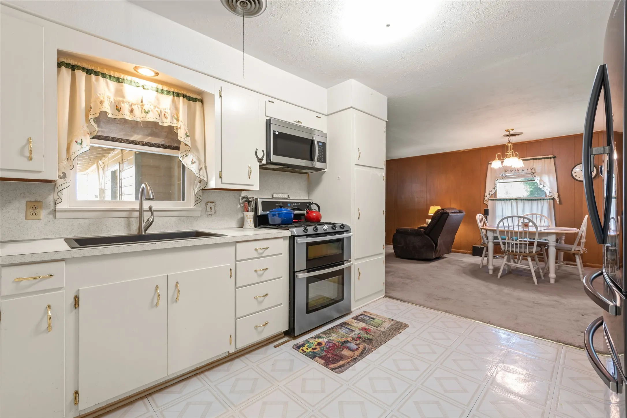 Single Family Residence For Sale in Taylor County , 2168 Westview Drive, Abilene, Texas 79603, 3 Bedroom, 2 Bathroom, 2 Garage spaces, 1,348 Sqft, built in 1961, mls#21369956, Real Estate Agent in Abilene, Homes For Sale in Taylor county, Homes For Sale in Abilene, Realtor in Abilene Texas, Real Estate Brokerage Independent Realty Texas, Luminita Cordes Realtor