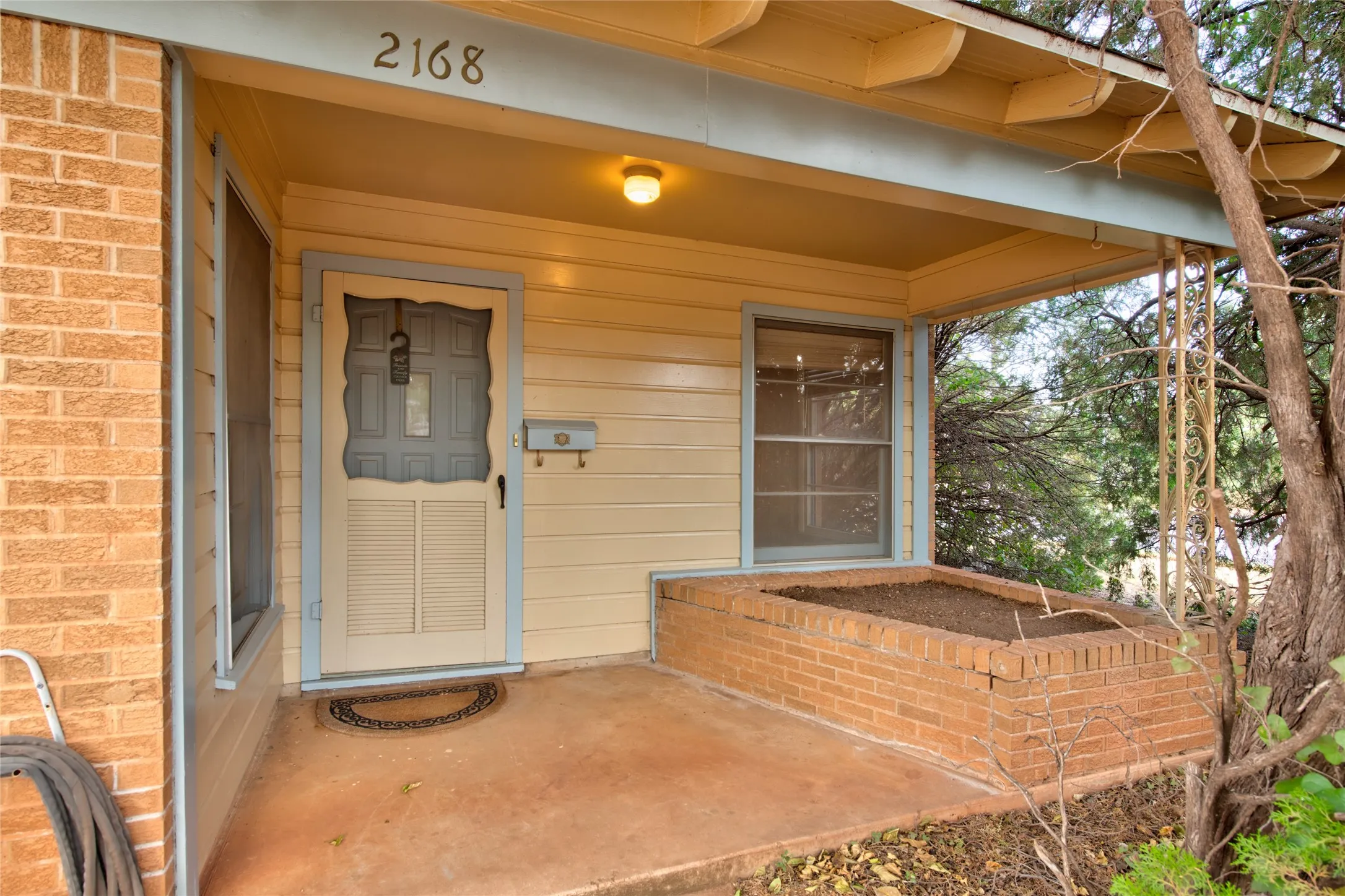 Single Family Residence For Sale in Taylor County , 2168 Westview Drive, Abilene, Texas 79603, 3 Bedroom, 2 Bathroom, 2 Garage spaces, 1,348 Sqft, built in 1961, mls#21369956, Real Estate Agent in Abilene, Homes For Sale in Taylor county, Homes For Sale in Abilene, Realtor in Abilene Texas, Real Estate Brokerage Independent Realty Texas, Luminita Cordes Realtor