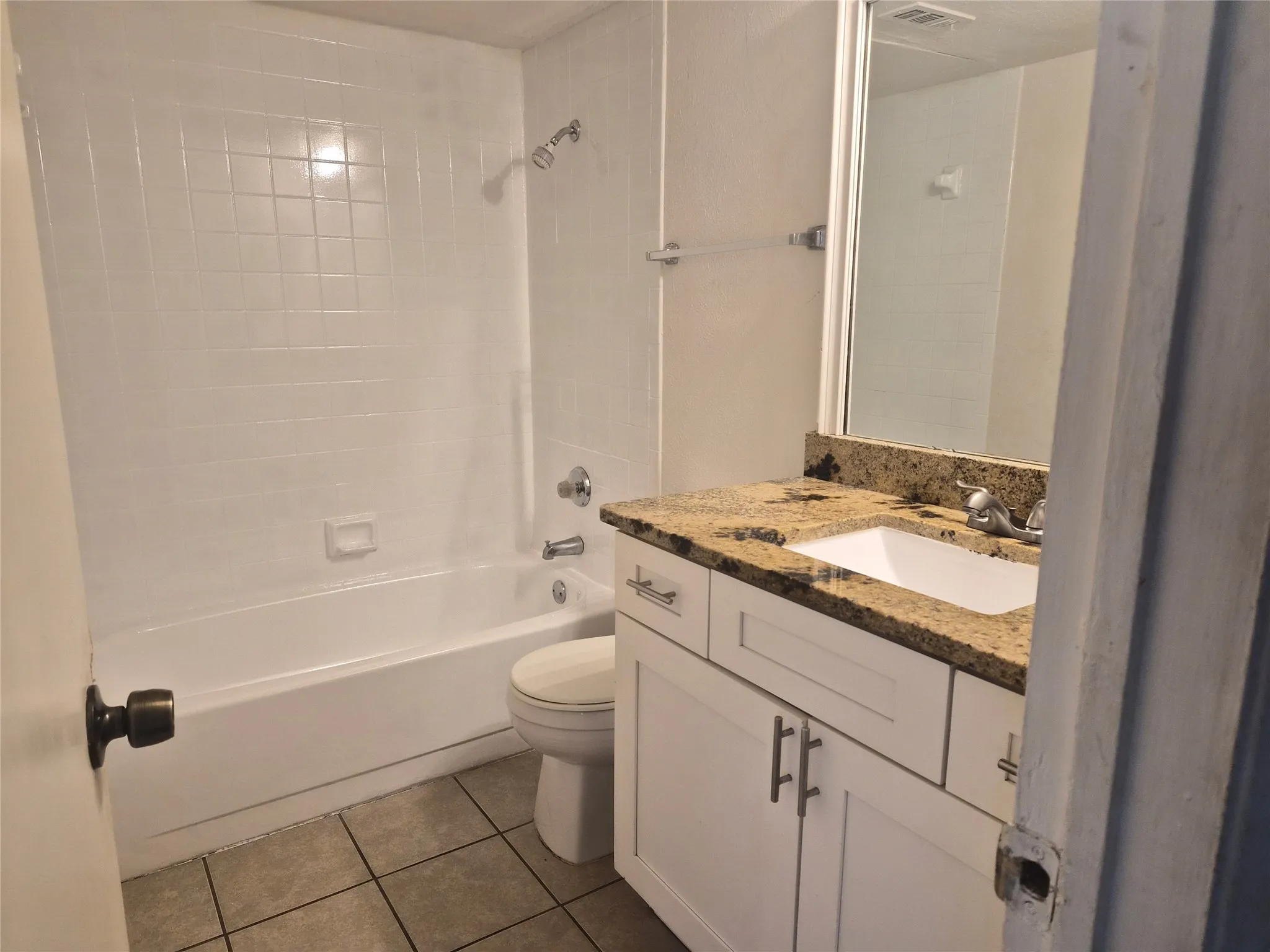 Condominium For Sale in Dallas County , 8110 Skillman Street 2059, Dallas, Texas 75231, 2 Bedroom, 1 Bathroom, Garage spaces, 723 Sqft, built in 1980, mls#21366035, Real Estate Agent in Dallas, Homes For Sale in Dallas county, Homes For Sale in Dallas, Realtor in Dallas Texas, Real Estate Brokerage Independent Realty Texas, Luminita Cordes Realtor