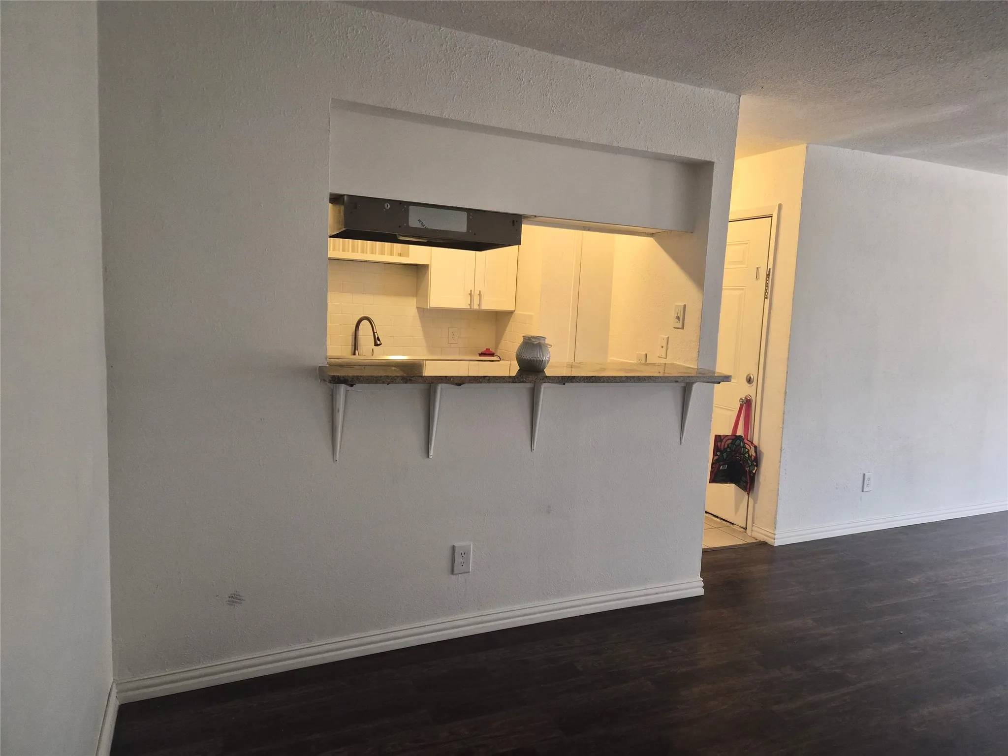 Condominium For Sale in Dallas County , 8110 Skillman Street 2059, Dallas, Texas 75231, 2 Bedroom, 1 Bathroom, Garage spaces, 723 Sqft, built in 1980, mls#21366035, Real Estate Agent in Dallas, Homes For Sale in Dallas county, Homes For Sale in Dallas, Realtor in Dallas Texas, Real Estate Brokerage Independent Realty Texas, Luminita Cordes Realtor