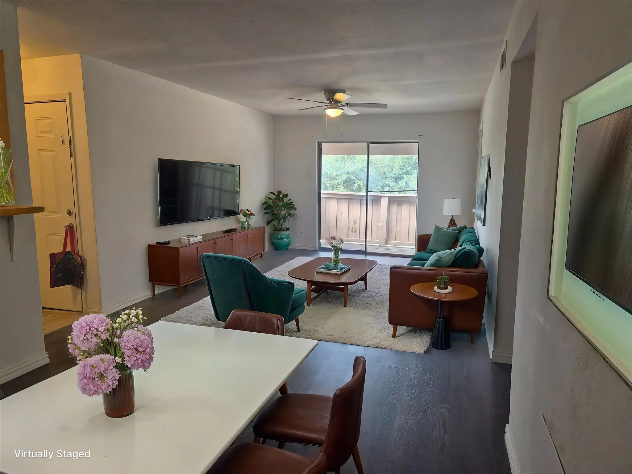 Condominium For Sale in Dallas County , 8110 Skillman Street 2059, Dallas, Texas 75231, 2 Bedroom, 1 Bathroom, Garage spaces, 723 Sqft, built in 1980, mls#21366035, Real Estate Agent in Dallas, Homes For Sale in Dallas county, Homes For Sale in Dallas, Realtor in Dallas Texas, Real Estate Brokerage Independent Realty Texas, Luminita Cordes Realtor