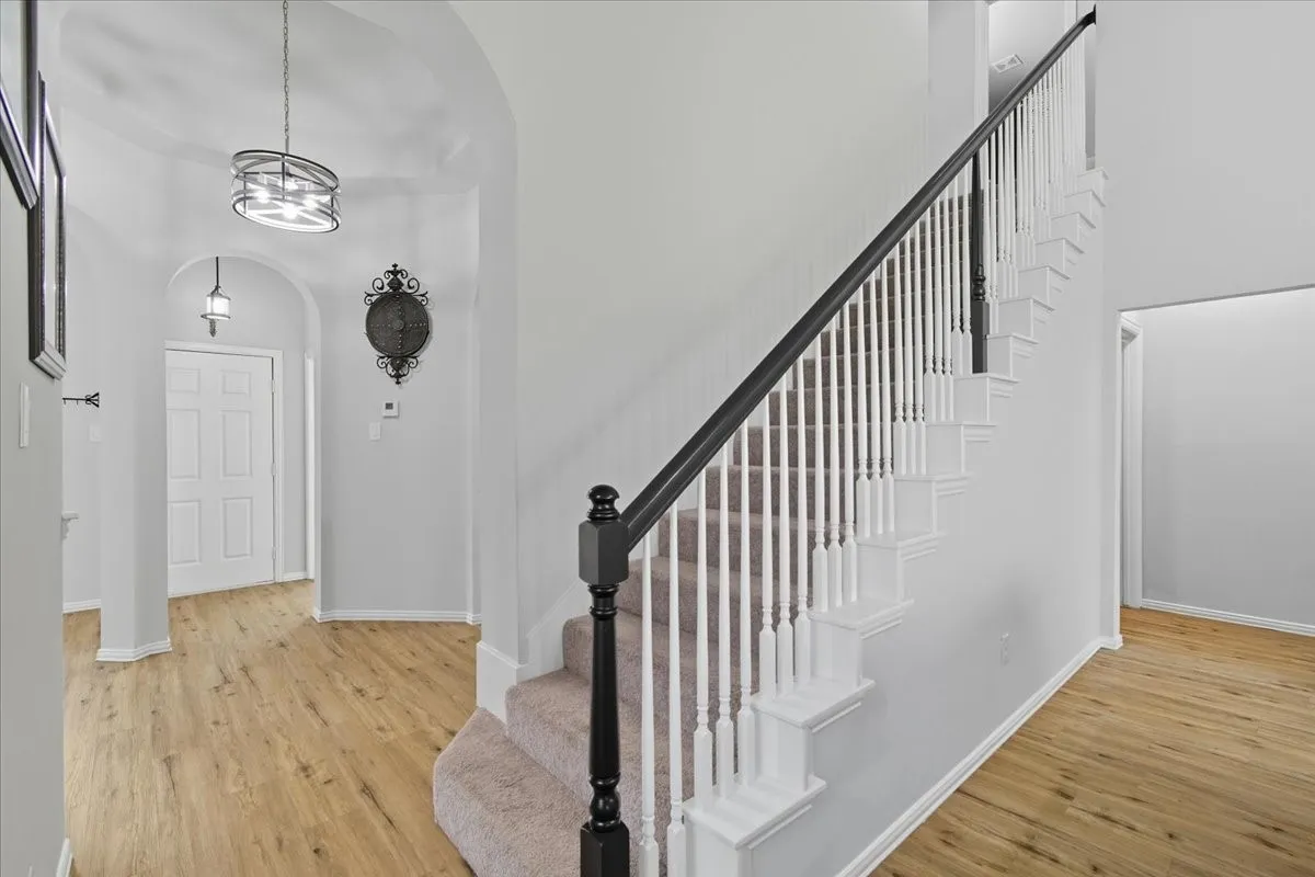 Single Family Residence For Sale in Denton County , 409 Springtree Road, Lake Dallas, Texas 75065, 4 Bedroom, 3 Bathroom, 2 Garage spaces, 2,765 Sqft, built in 2003, mls#21362439, Real Estate Agent in Lake Dallas, Homes For Sale in Denton county, Homes For Sale in Lake Dallas, Realtor in Lake Dallas Texas, Real Estate Brokerage Independent Realty Texas, Luminita Cordes Realtor