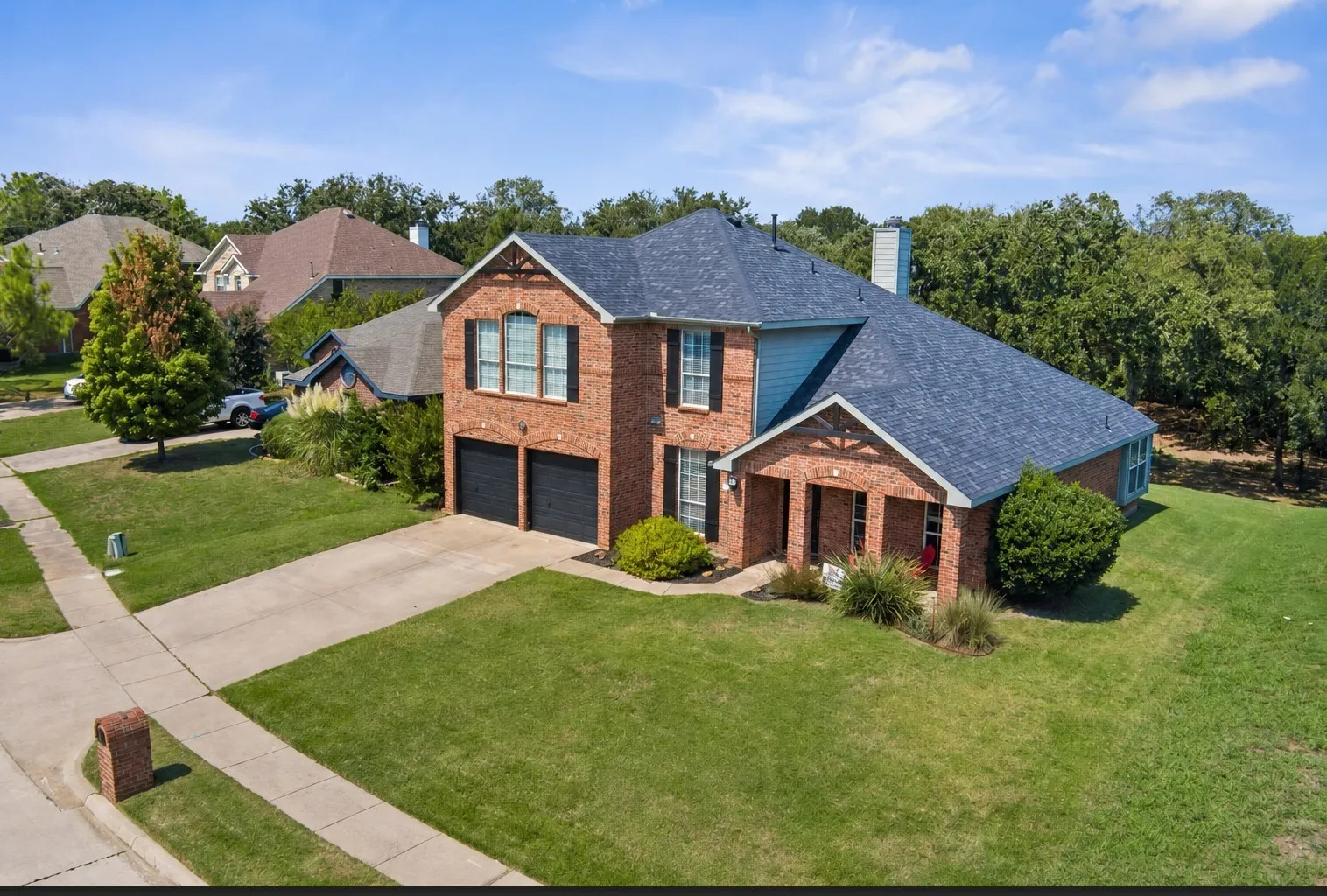 Single Family Residence For Sale in Denton County , 409 Springtree Road, Lake Dallas, Texas 75065, 4 Bedroom, 3 Bathroom, 2 Garage spaces, 2,765 Sqft, built in 2003, mls#21362439, Real Estate Agent in Lake Dallas, Homes For Sale in Denton county, Homes For Sale in Lake Dallas, Realtor in Lake Dallas Texas, Real Estate Brokerage Independent Realty Texas, Luminita Cordes Realtor