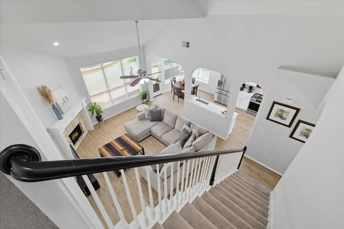Single Family Residence For Sale in Denton County , 409 Springtree Road, Lake Dallas, Texas 75065, 4 Bedroom, 3 Bathroom, 2 Garage spaces, 2,765 Sqft, built in 2003, mls#21362439, Real Estate Agent in Lake Dallas, Homes For Sale in Denton county, Homes For Sale in Lake Dallas, Realtor in Lake Dallas Texas, Real Estate Brokerage Independent Realty Texas, Luminita Cordes Realtor