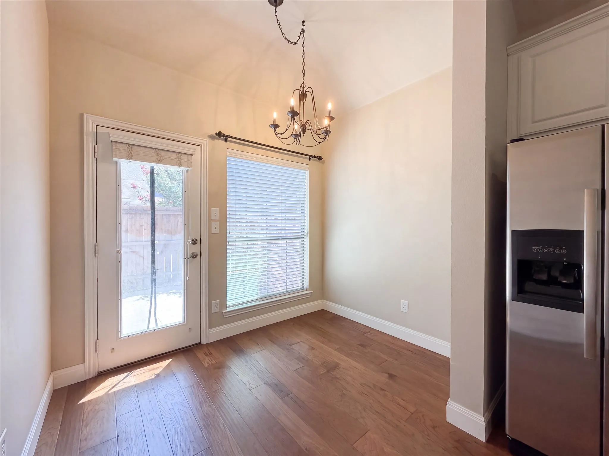 Condominium For Sale in Collin County , 3075 Willow Grove Boulevard 1105, Mc Kinney, Texas 75070, 3 Bedroom, 3 Bathroom, 2 Garage spaces, 1,710 Sqft, built in 2007, mls#21368615, Real Estate Agent in Mc Kinney, Homes For Sale in Collin county, Homes For Sale in Mc Kinney, Realtor in Mc Kinney Texas, Real Estate Brokerage Independent Realty Texas, Luminita Cordes Realtor