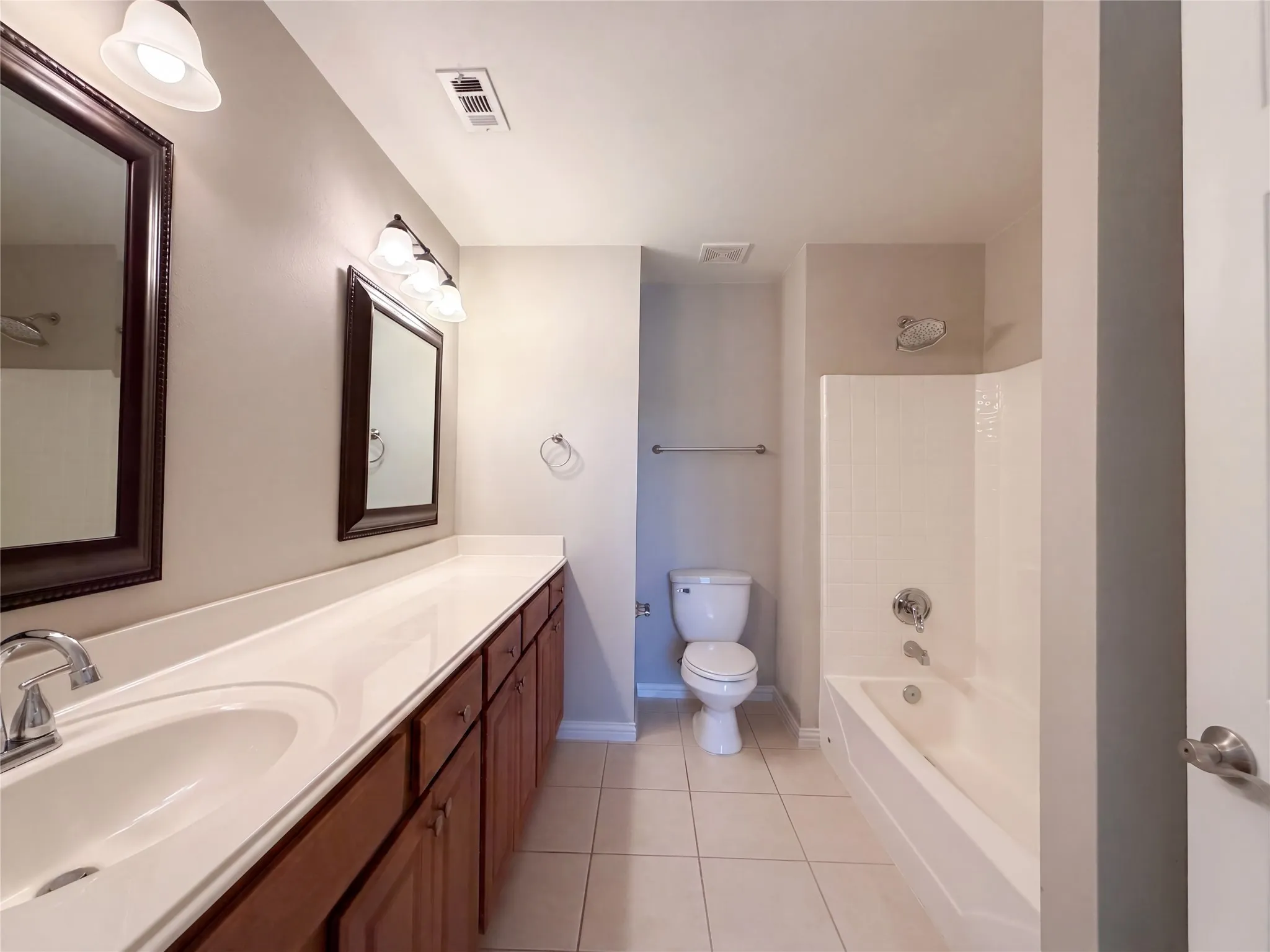 Condominium For Sale in Collin County , 3075 Willow Grove Boulevard 1105, Mc Kinney, Texas 75070, 3 Bedroom, 3 Bathroom, 2 Garage spaces, 1,710 Sqft, built in 2007, mls#21368615, Real Estate Agent in Mc Kinney, Homes For Sale in Collin county, Homes For Sale in Mc Kinney, Realtor in Mc Kinney Texas, Real Estate Brokerage Independent Realty Texas, Luminita Cordes Realtor