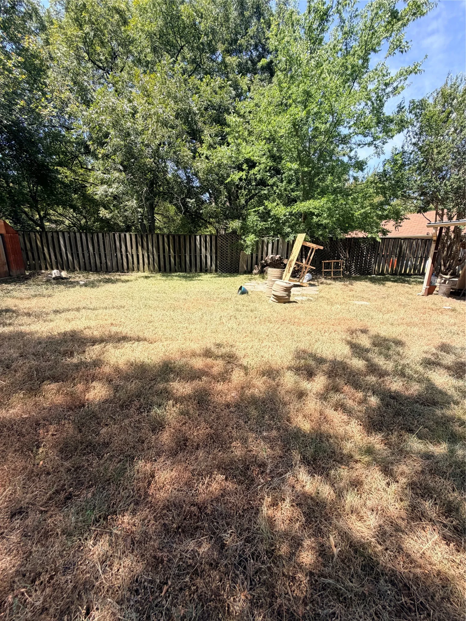 Single Family Residence For Sale in Lamar County , 2125 Graham Street, Paris, Texas 75460, 3 Bedroom, 2 Bathroom, 1 Garage spaces, 1,670 Sqft, built in 1984, mls#21370004, Real Estate Agent in Paris, Homes For Sale in Lamar county, Homes For Sale in Paris, Realtor in Paris Texas, Real Estate Brokerage Independent Realty Texas, Luminita Cordes Realtor
