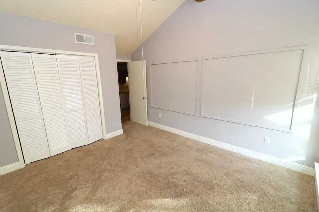 Condominium For Rent in Dallas County , 9696 Walnut Street 1212, Dallas, Texas 75243, 2 Bedroom, 1 Bathroom, Garage spaces, 730 Sqft, built in 1981, mls#21353533, Real Estate Agent in Dallas, Homes For Rent in Dallas county, Homes For Rent in Dallas, Realtor in Dallas Texas, Real Estate Brokerage Independent Realty Texas, Luminita Cordes Realtor