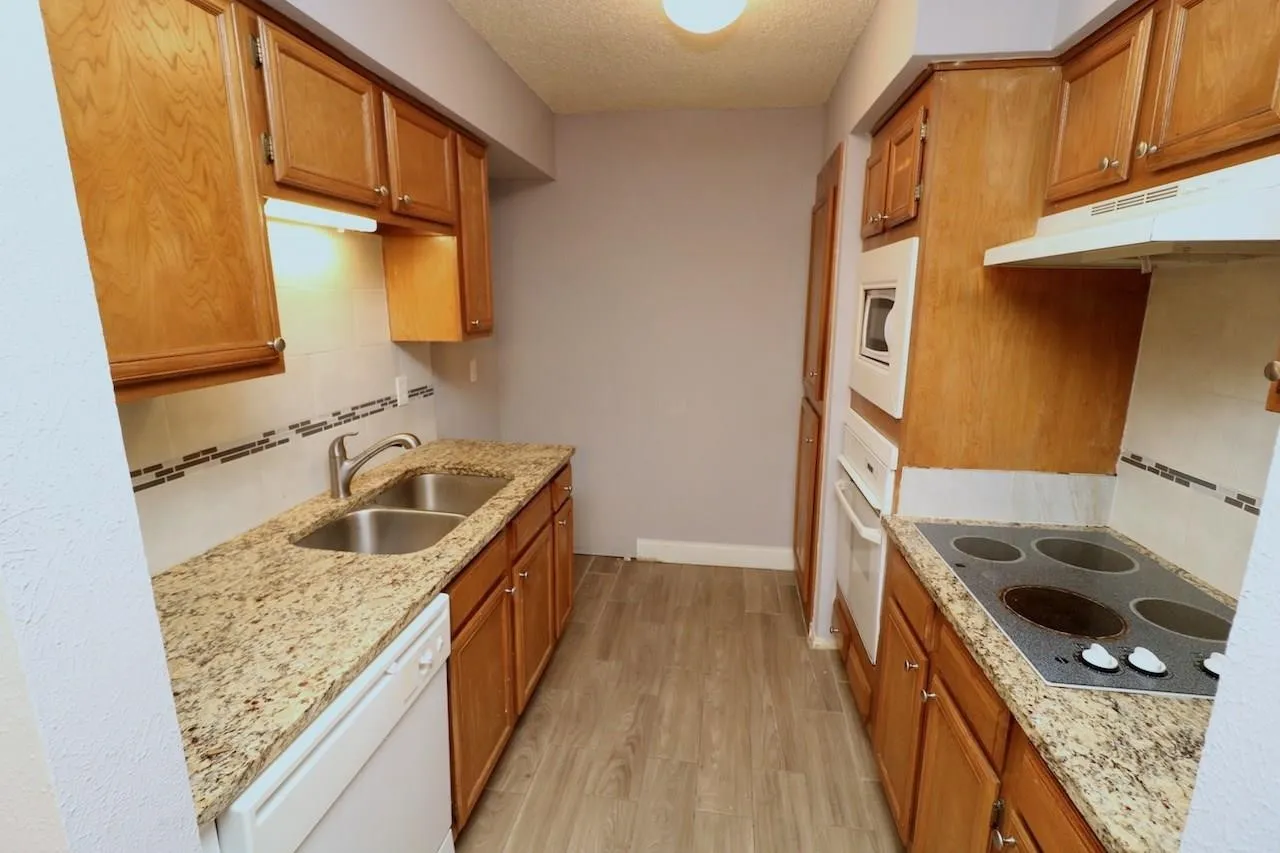 Condominium For Rent in Dallas County , 9696 Walnut Street 1212, Dallas, Texas 75243, 2 Bedroom, 1 Bathroom, Garage spaces, 730 Sqft, built in 1981, mls#21353533, Real Estate Agent in Dallas, Homes For Rent in Dallas county, Homes For Rent in Dallas, Realtor in Dallas Texas, Real Estate Brokerage Independent Realty Texas, Luminita Cordes Realtor