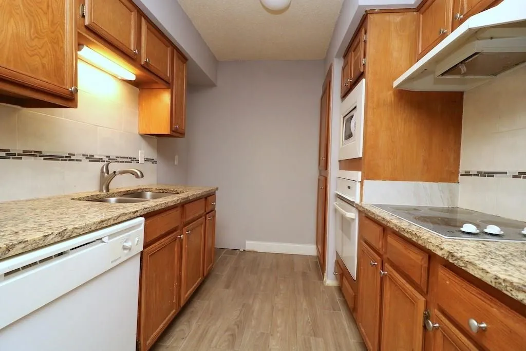 Condominium For Rent in Dallas County , 9696 Walnut Street 1212, Dallas, Texas 75243, 2 Bedroom, 1 Bathroom, Garage spaces, 730 Sqft, built in 1981, mls#21353533, Real Estate Agent in Dallas, Homes For Rent in Dallas county, Homes For Rent in Dallas, Realtor in Dallas Texas, Real Estate Brokerage Independent Realty Texas, Luminita Cordes Realtor