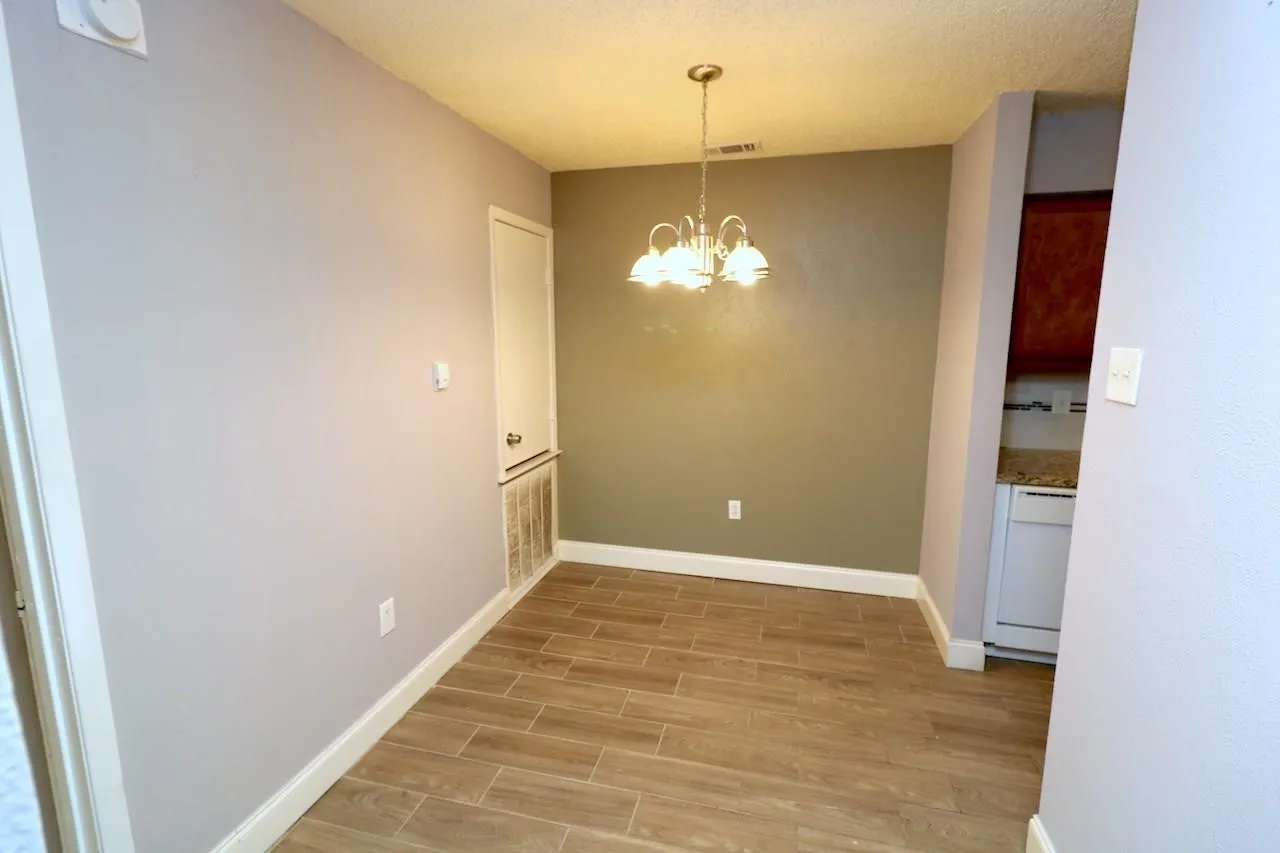 Condominium For Rent in Dallas County , 9696 Walnut Street 1212, Dallas, Texas 75243, 2 Bedroom, 1 Bathroom, Garage spaces, 730 Sqft, built in 1981, mls#21353533, Real Estate Agent in Dallas, Homes For Rent in Dallas county, Homes For Rent in Dallas, Realtor in Dallas Texas, Real Estate Brokerage Independent Realty Texas, Luminita Cordes Realtor