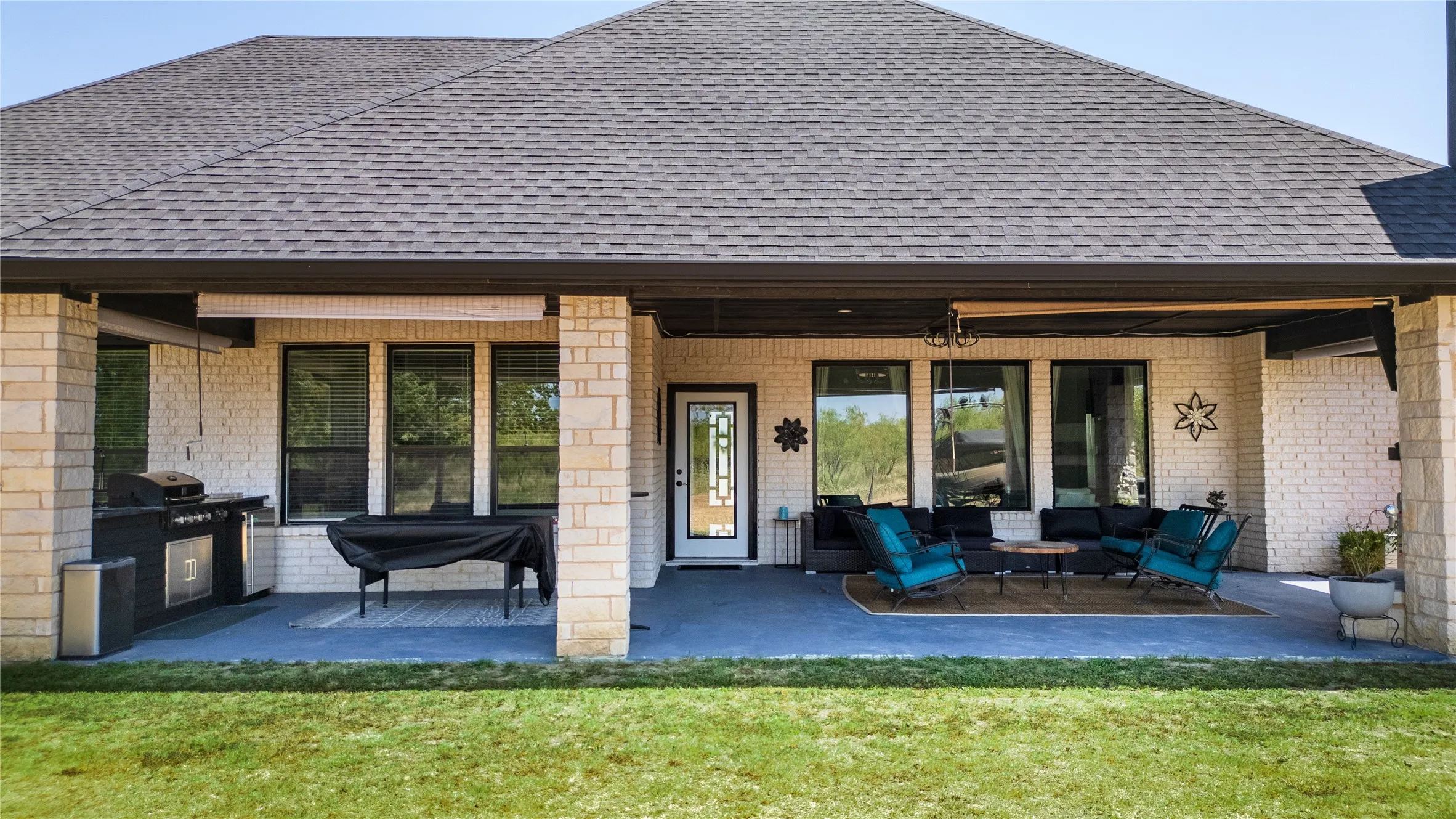 Single Family Residence For Sale in Kaufman County , 5580 Fair Road, Kaufman, Texas 75142, 4 Bedroom, 2 Bathroom, 3 Garage spaces, 2,583 Sqft, built in 2022, mls#21369223, Real Estate Agent in Kaufman, Homes For Sale in Kaufman county, Homes For Sale in Kaufman, Realtor in Kaufman Texas, Real Estate Brokerage Independent Realty Texas, Luminita Cordes Realtor