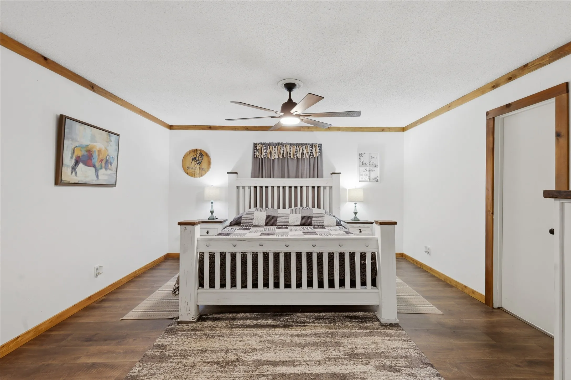 Single Family Residence For Sale in Hunt County , 3016 Arapaho Road, Commerce, Texas 75428, 3 Bedroom, 2 Bathroom, 2 Garage spaces, 1,800 Sqft, built in 1973, mls#21367561, Real Estate Agent in Commerce, Homes For Sale in Hunt county, Homes For Sale in Commerce, Realtor in Commerce Texas, Real Estate Brokerage Independent Realty Texas, Luminita Cordes Realtor