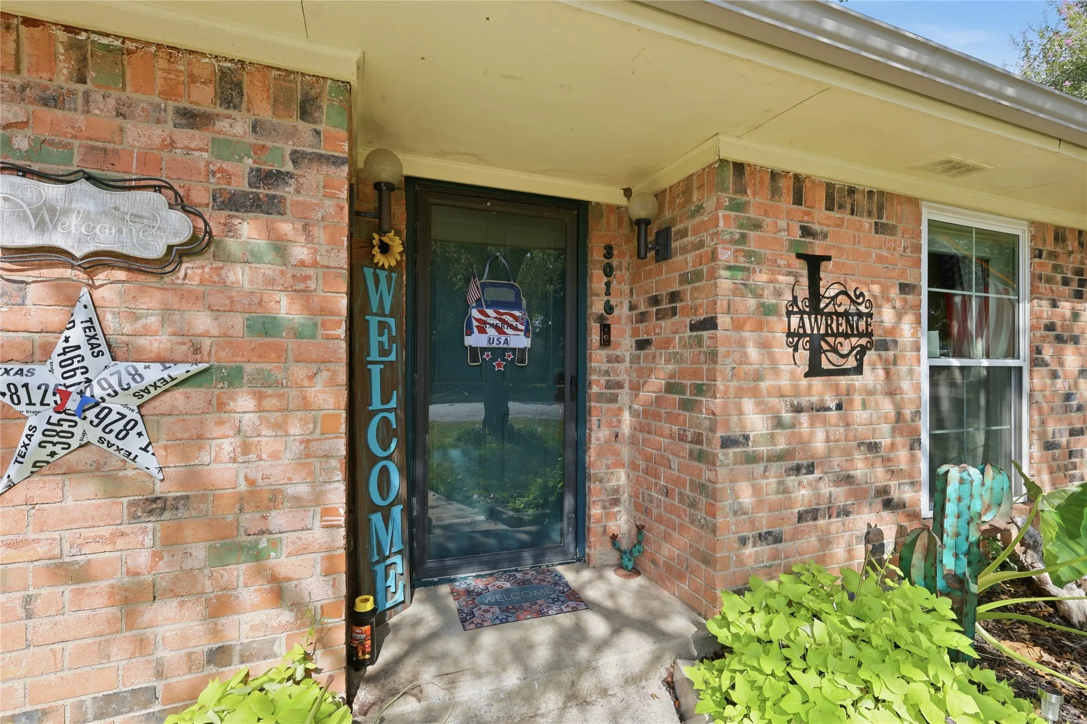 Single Family Residence For Sale in Hunt County , 3016 Arapaho Road, Commerce, Texas 75428, 3 Bedroom, 2 Bathroom, 2 Garage spaces, 1,800 Sqft, built in 1973, mls#21367561, Real Estate Agent in Commerce, Homes For Sale in Hunt county, Homes For Sale in Commerce, Realtor in Commerce Texas, Real Estate Brokerage Independent Realty Texas, Luminita Cordes Realtor